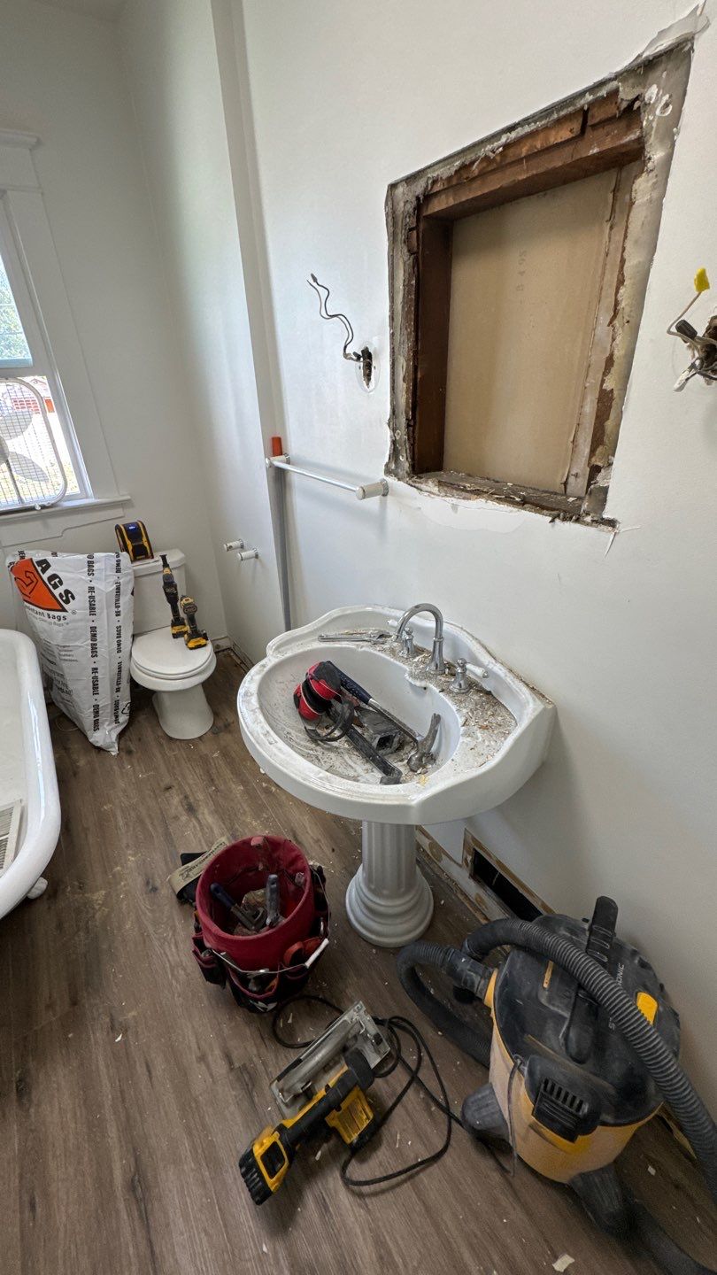 Main Bathroom by Rudd Builders LLC