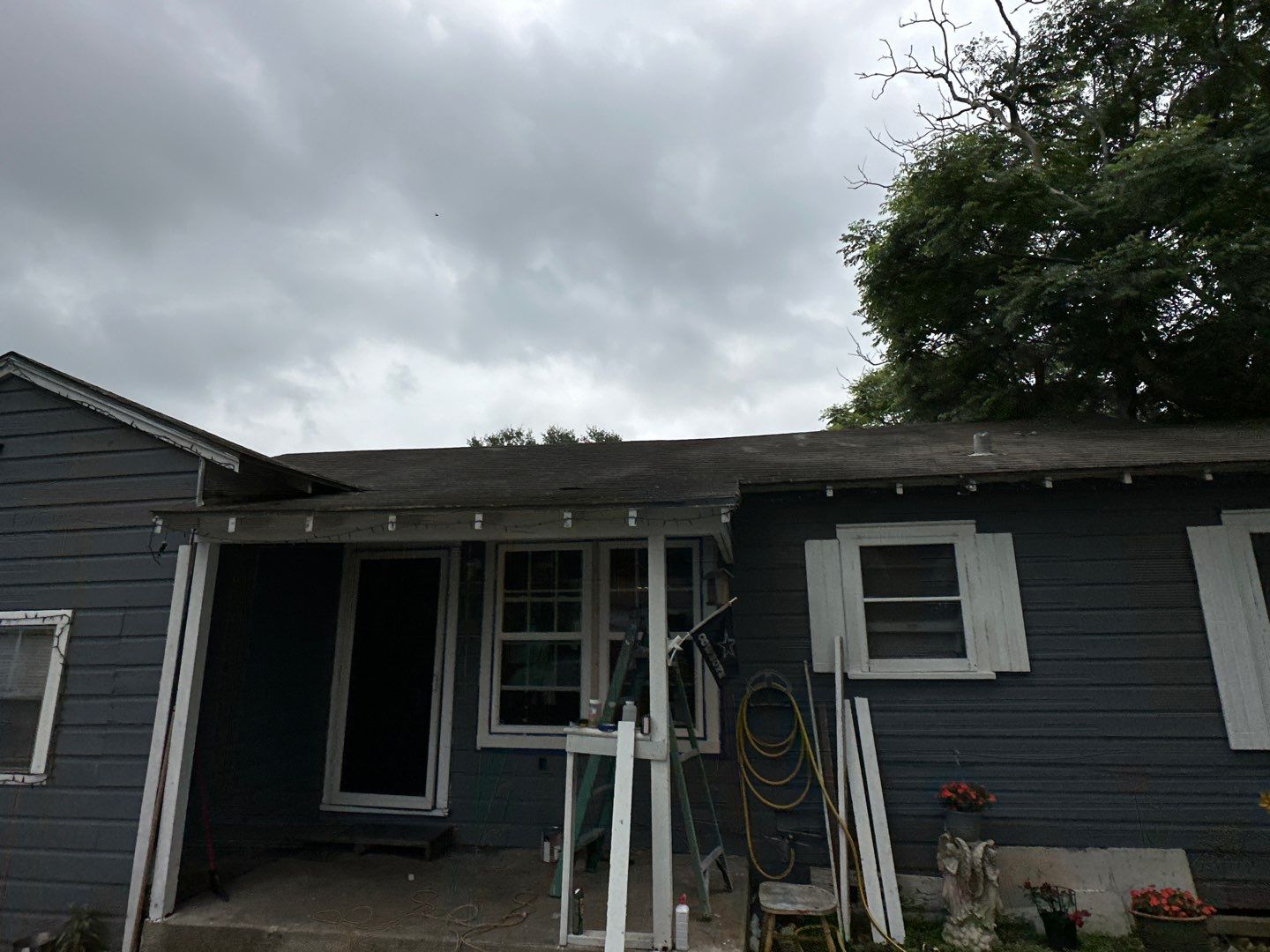 Residential Roofing Installation using Owens Corning Tru Defintion Estate Grey by Galvan Roofing and Construction