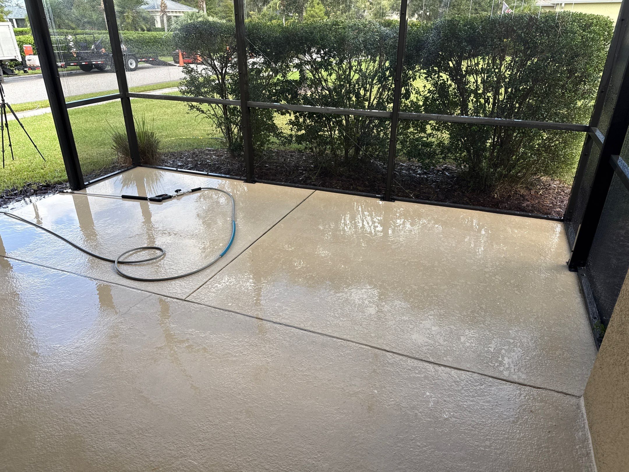 Driveway, Sidewalk & Lanai Cleaning Transformation | Forest Creek Parrish, FL by Sunshine AquaWash
