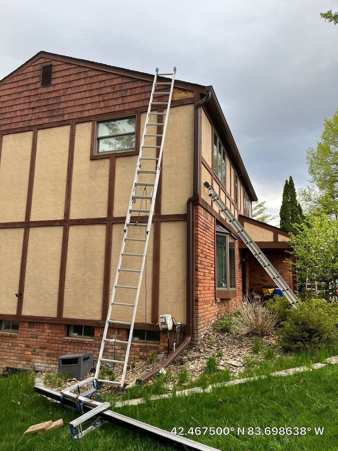 Siding Replacement using Alside D4 Odyssey-Plus Dutchlap by 180 Contractors