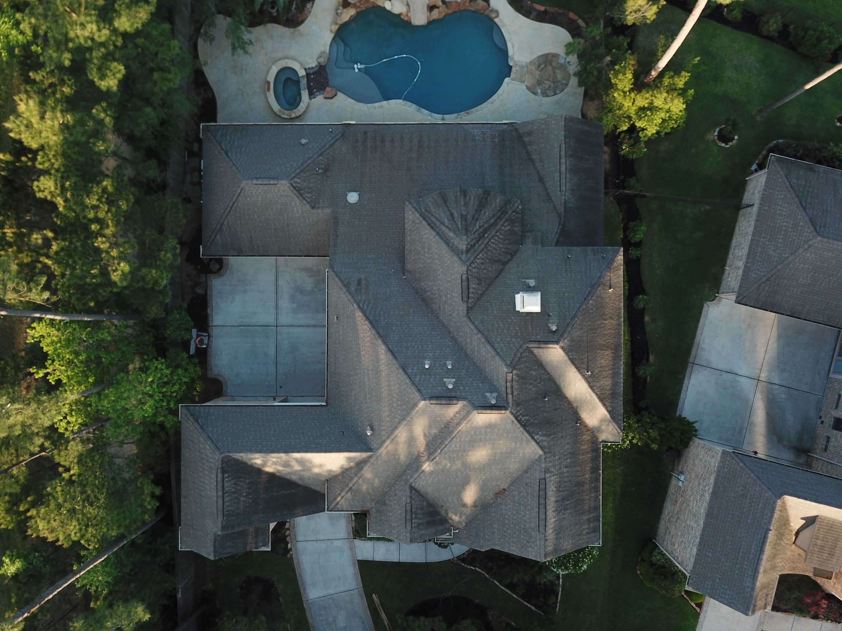 OC Duration Driftwood by HHH Roofing & Construction