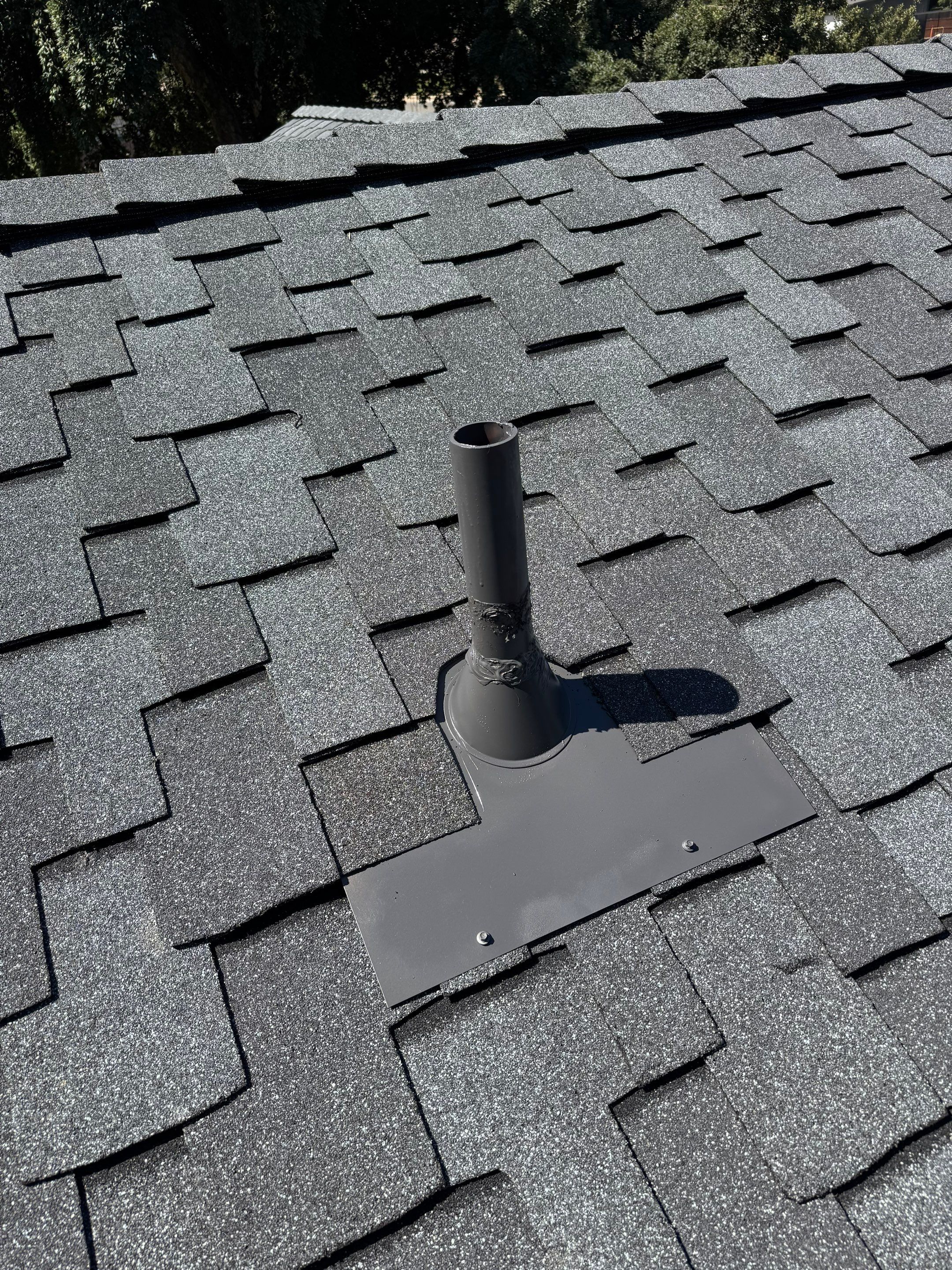 Presidential shingle roof by Straight Edge Roofing Inc