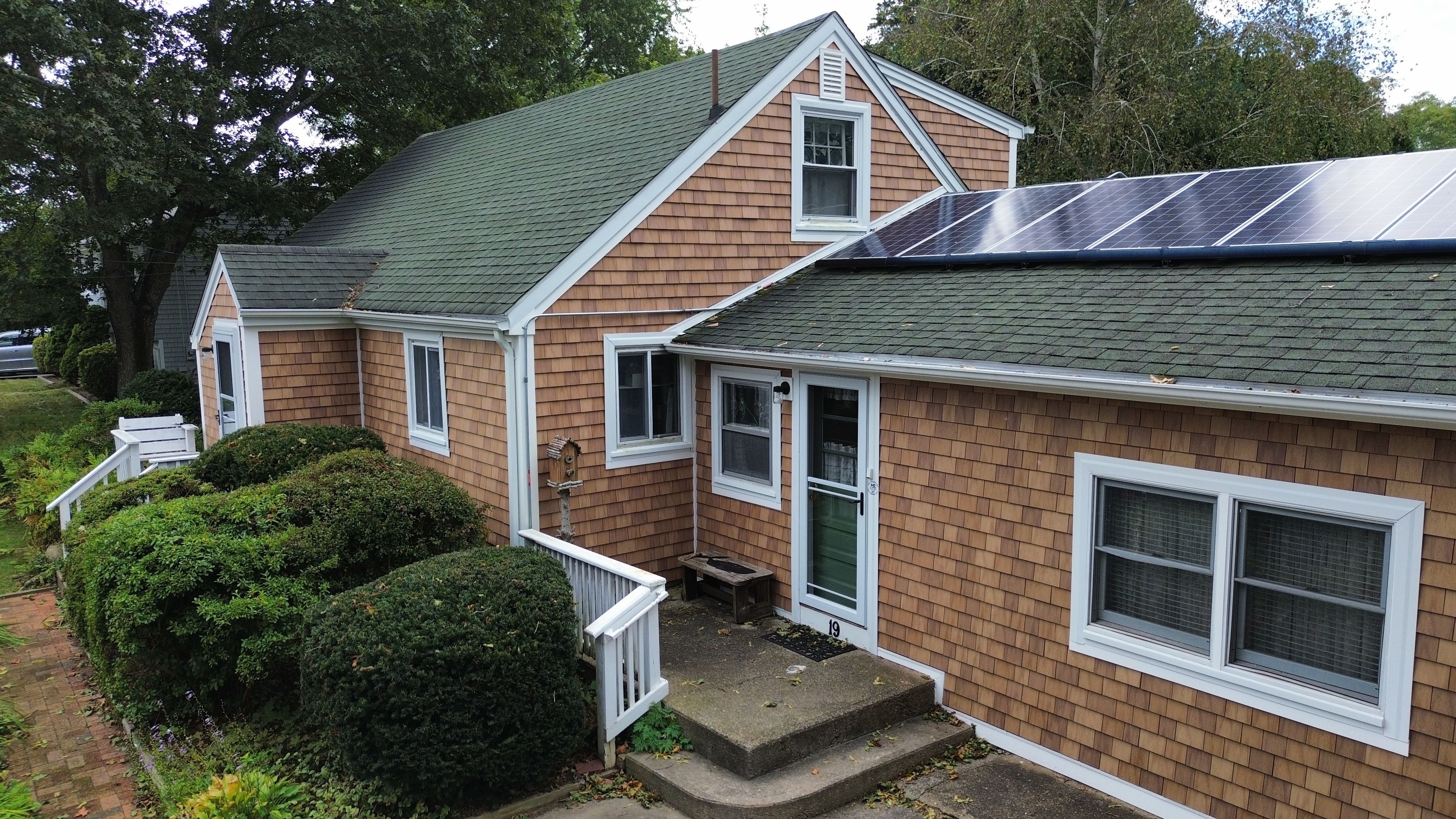 Narragansett CertainTeed Cedar Impressions Individual 5" Sawmill Shingles by Rinaldi Brothers