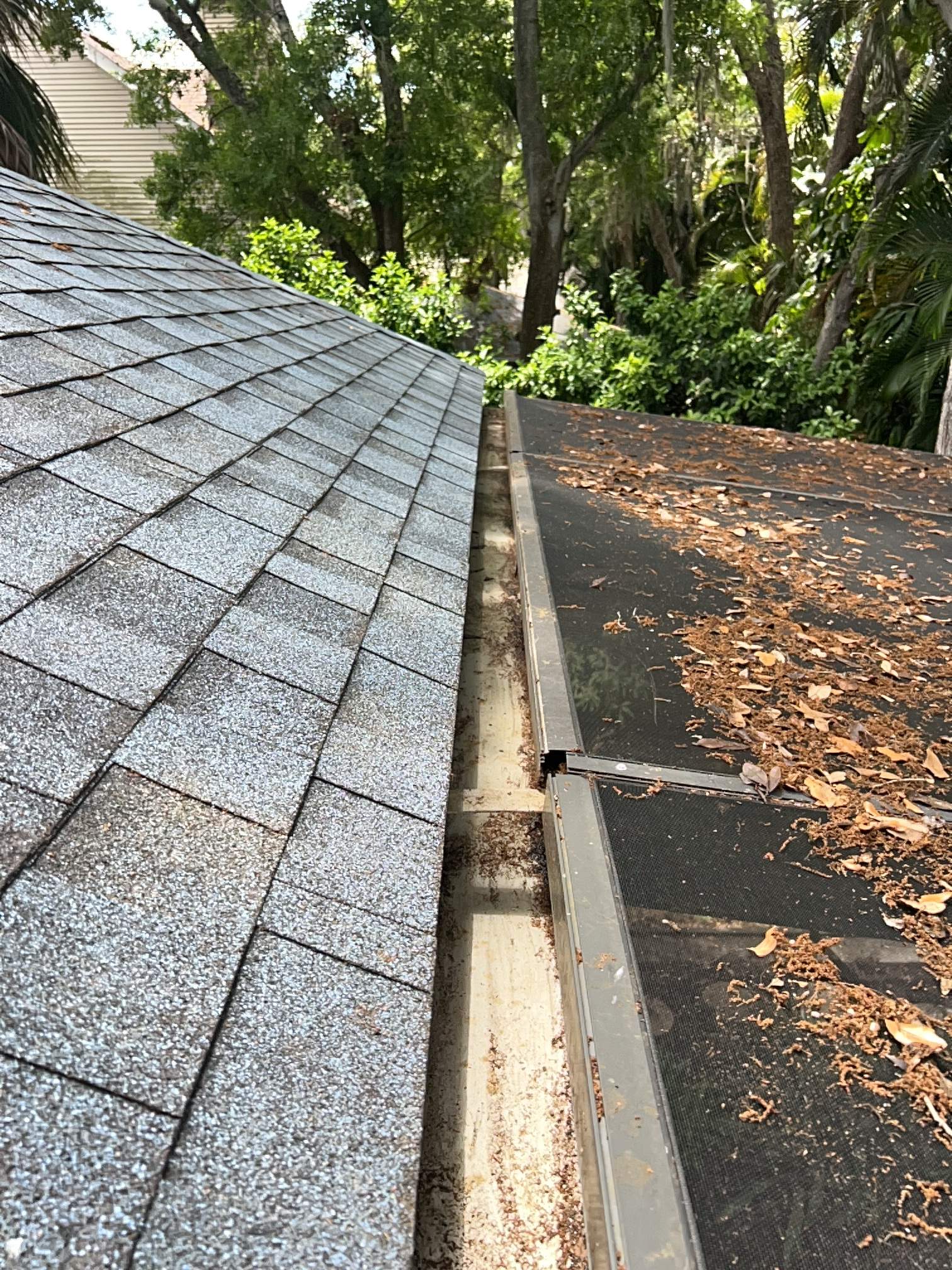 HOA gutter cleaning after photo.