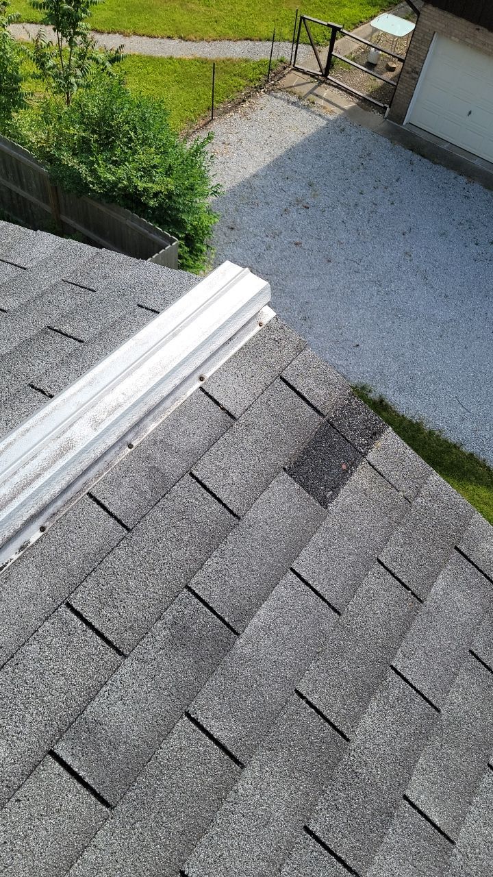 Brand: Atlas Pinnacle Color: Pristine Scotchgarde Pewter Drip: White by Eagle Eye Roofing