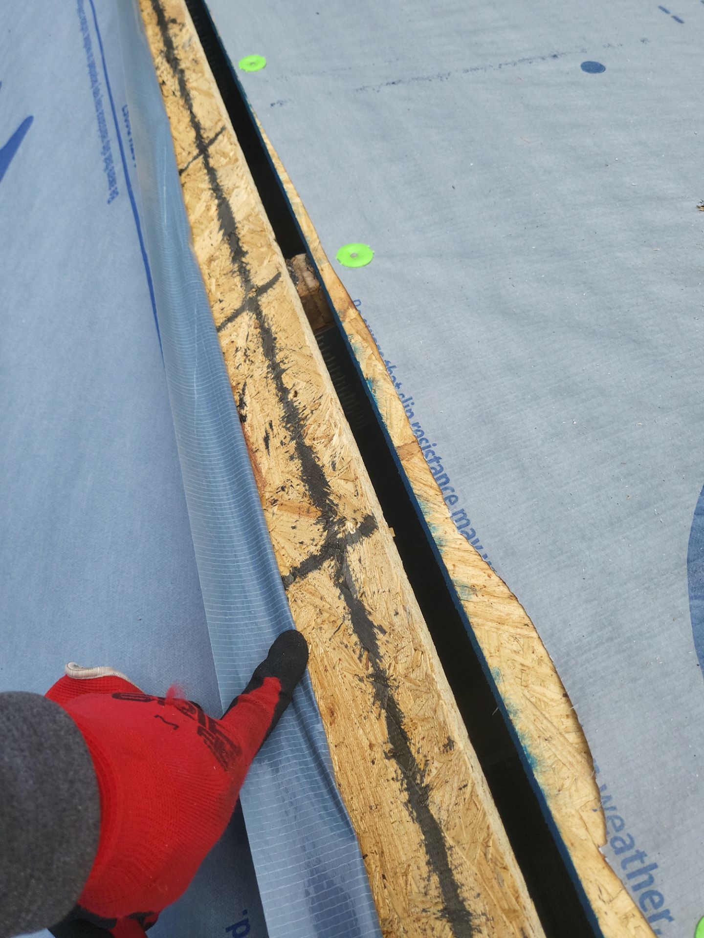 Atlas Pinnacle, Color, Coastal Granite, Drip Edge, Birch White by Eagle Eye Roofing