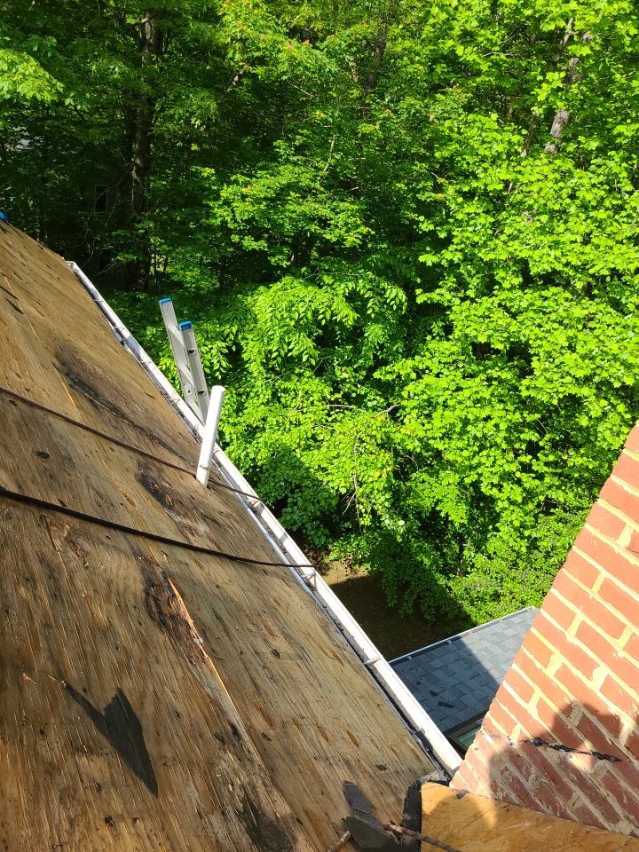 Clifton - CertainTeed Landmark Charcoal Black by RM Banning, Inc.