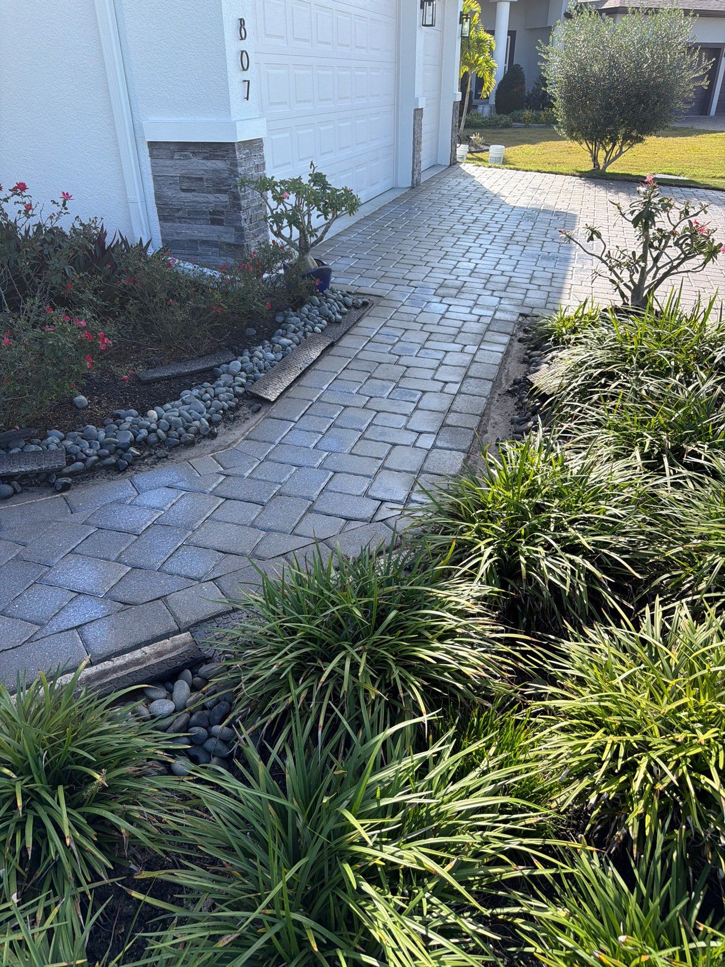 Full-Scale Paver Stripping and Sealing in La Paloma Sun City Center by Supreme Paver Experts