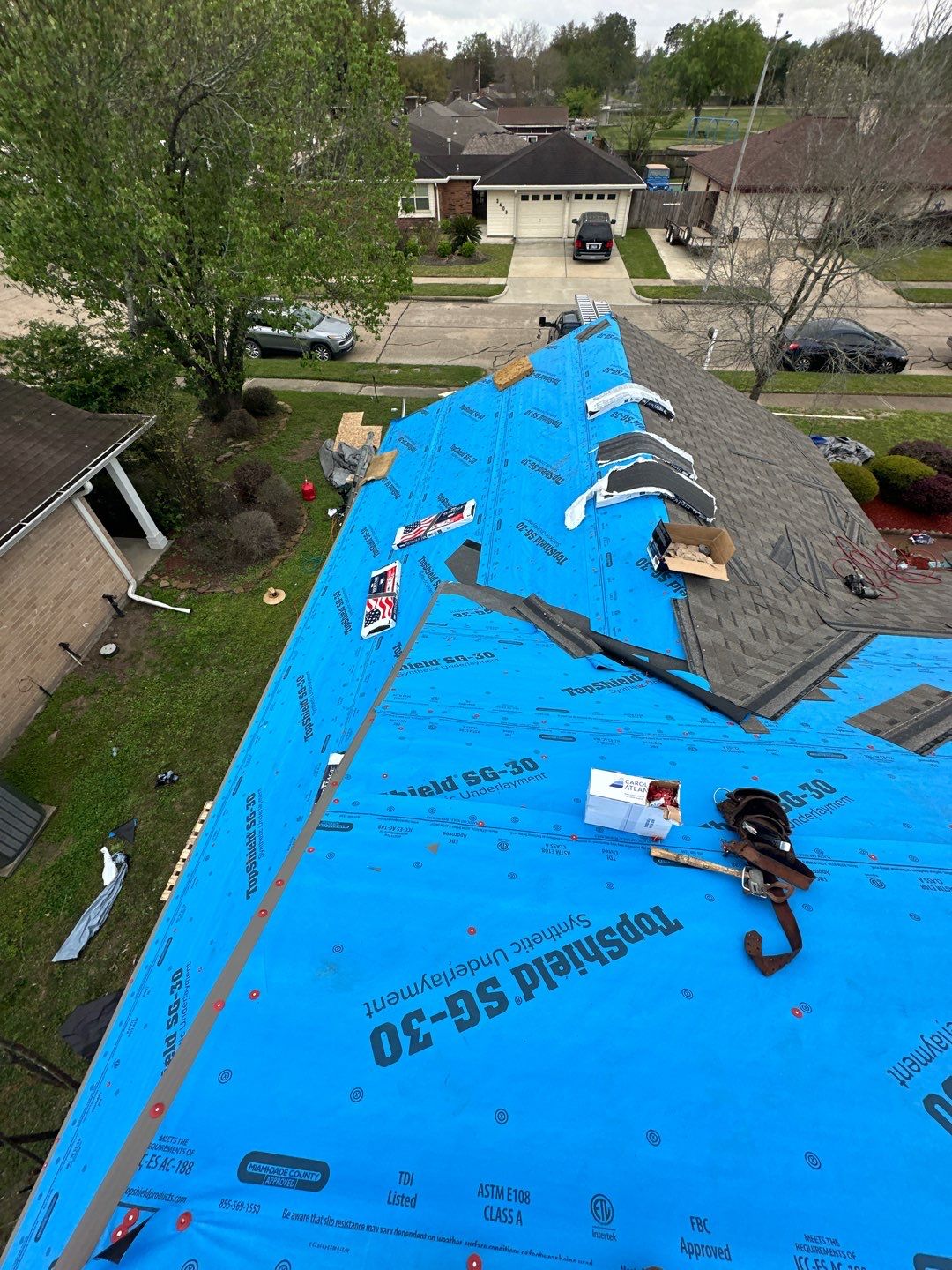 Residential Roofing Installation using Owen's Corning Duration (Lifetime) Shingles by Roof Repair Company