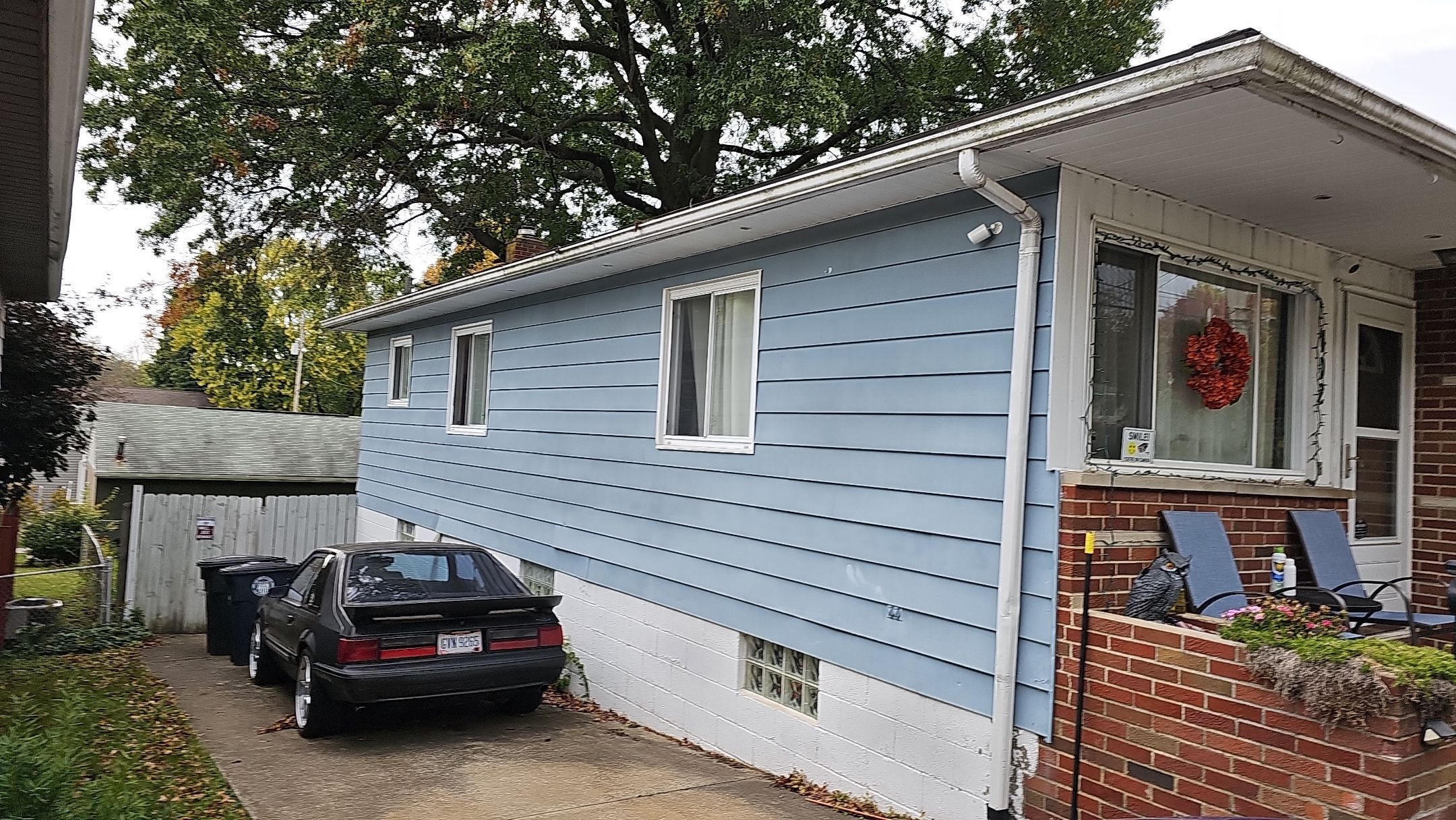 ATLAS PINNACLE COLOR: OYSTER SHELL DRIP EDGE: WHITE by Eagle Eye Roofing