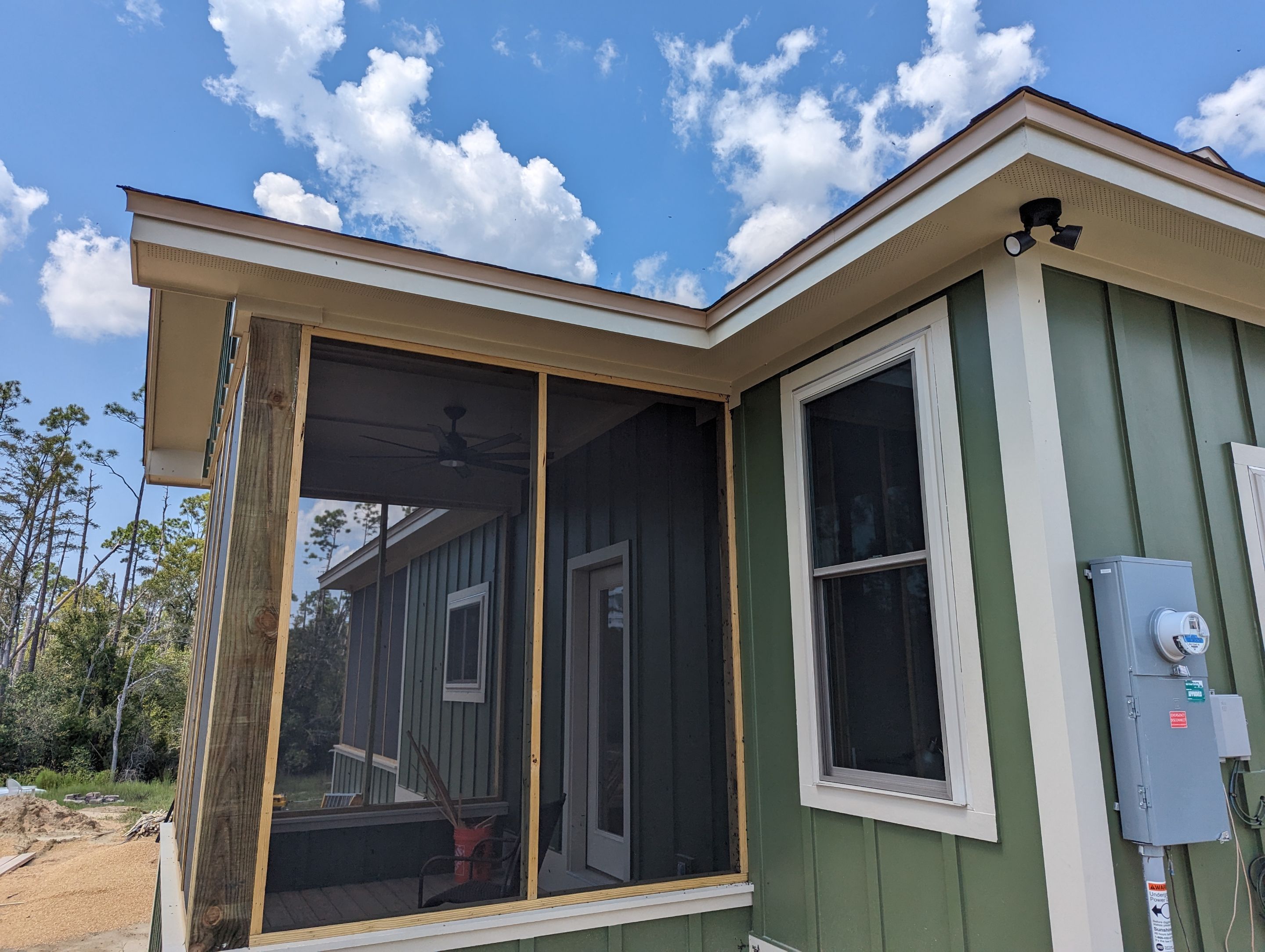 6 Inch Seamless Gutters using K-Style Seamless Gutters in Wewahitchka, FL by Gutter Professors