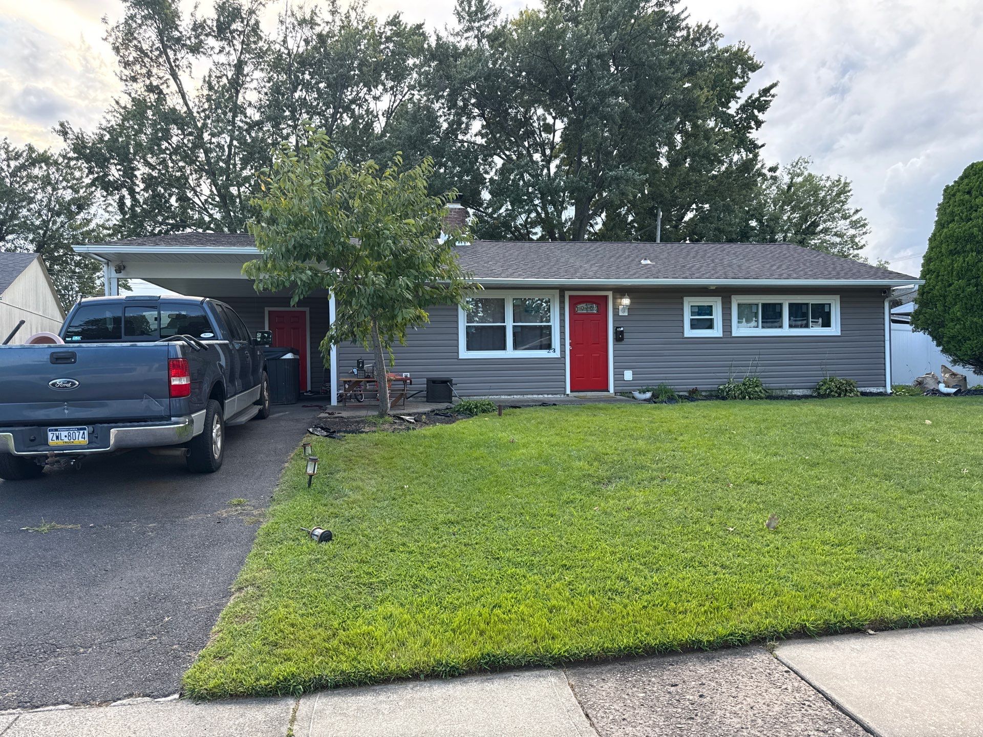 Vinyl Siding Replacement & Asphalt Shinigle by Philadelphia Quality Roofing