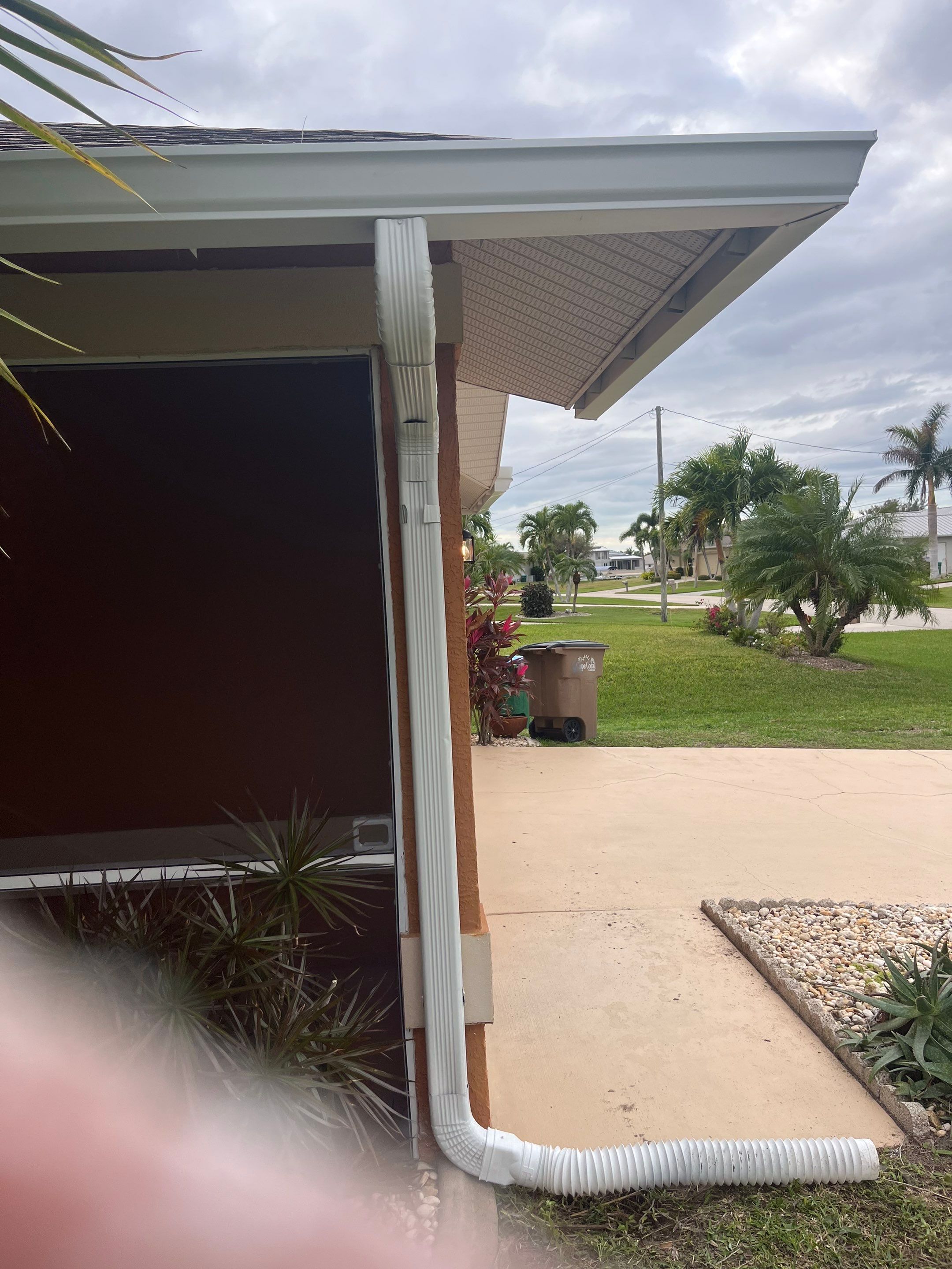 White 6-Inch Seamless Gutters in Cape Coral FL by Gutter Professors