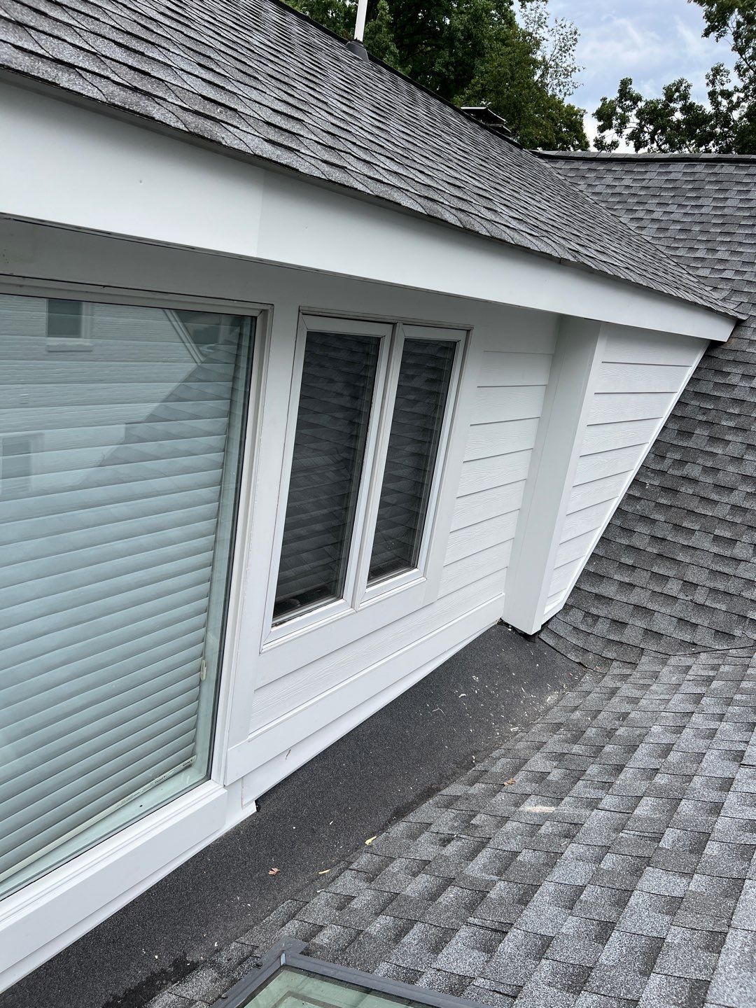 Arlington Hardie Installation - Arctic White by RM Banning, Inc.