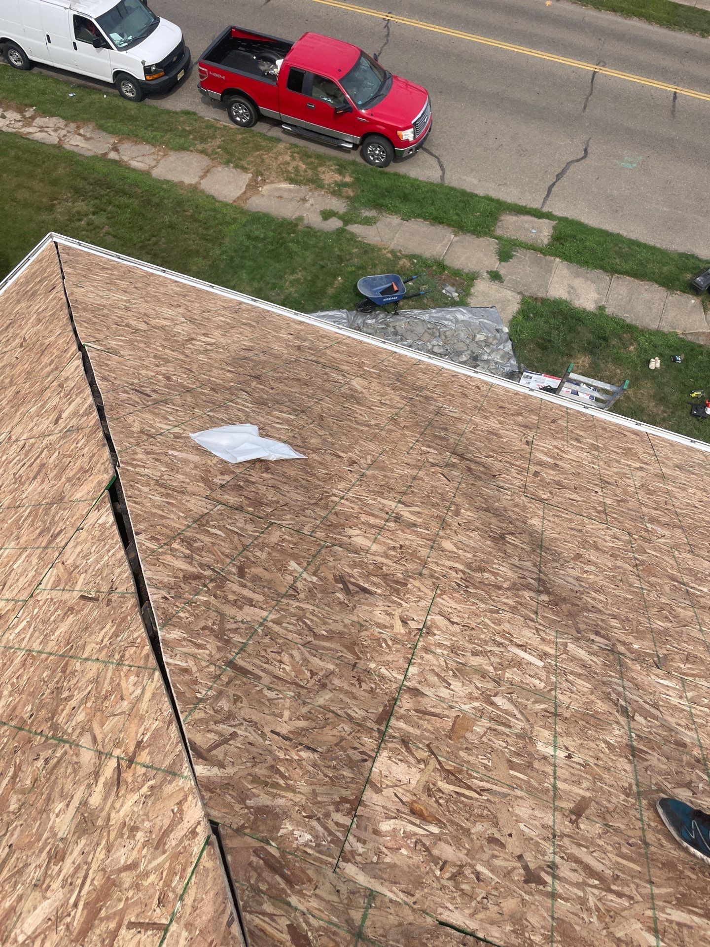 Residential Roofing Installation using GAF Timberline HDZ Charcoal by Rainstoppers Roofing