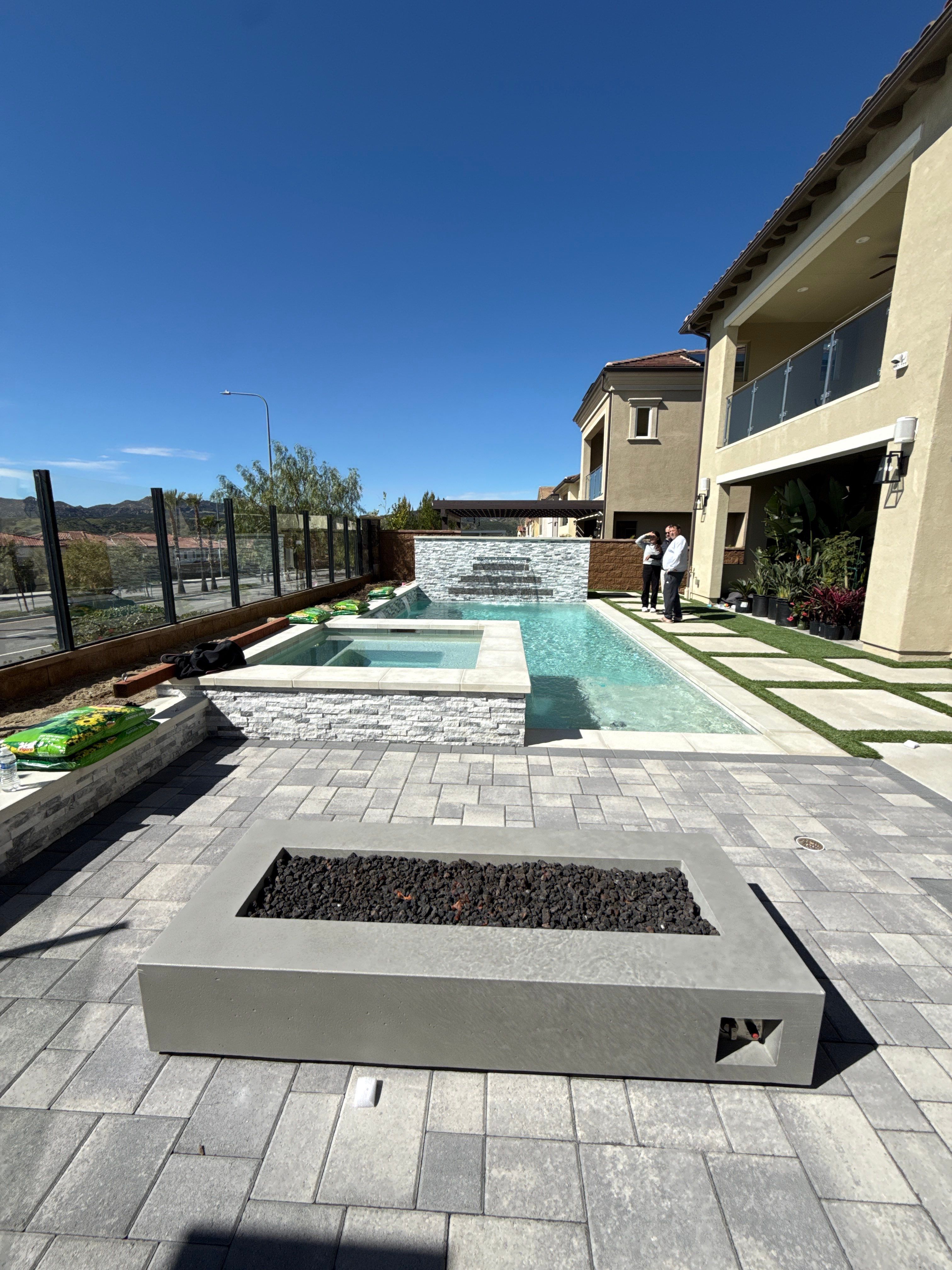 Project in Porter Ranch by Thomas Pools