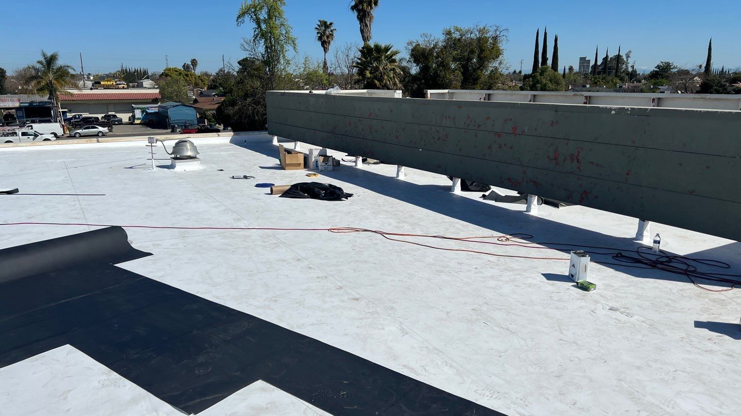TPO single-ply roofing system using GAF Everguard 60 mil by Straight Edge Roofing Inc