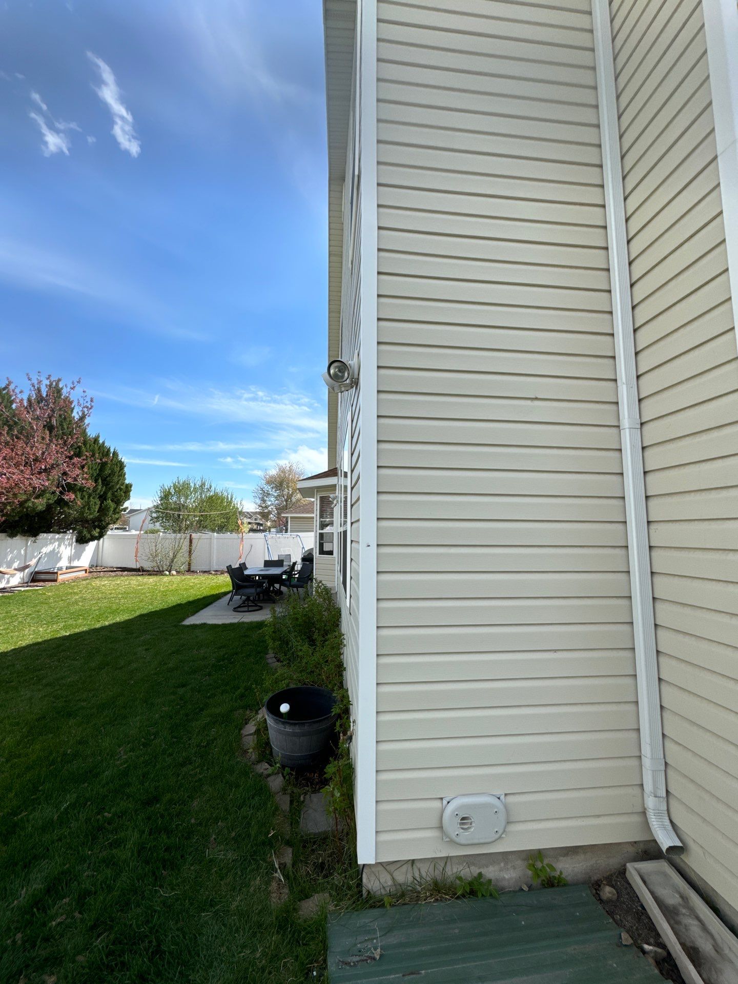 Orem | Precision Vinyl Corner Repair | Crisp White by Ideal Siding Utah