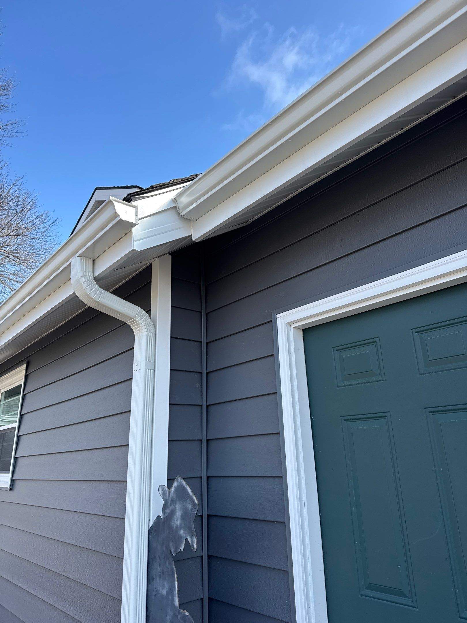 Siding Installation using Craneboard D7 by EEC Windows, Siding & Roofing