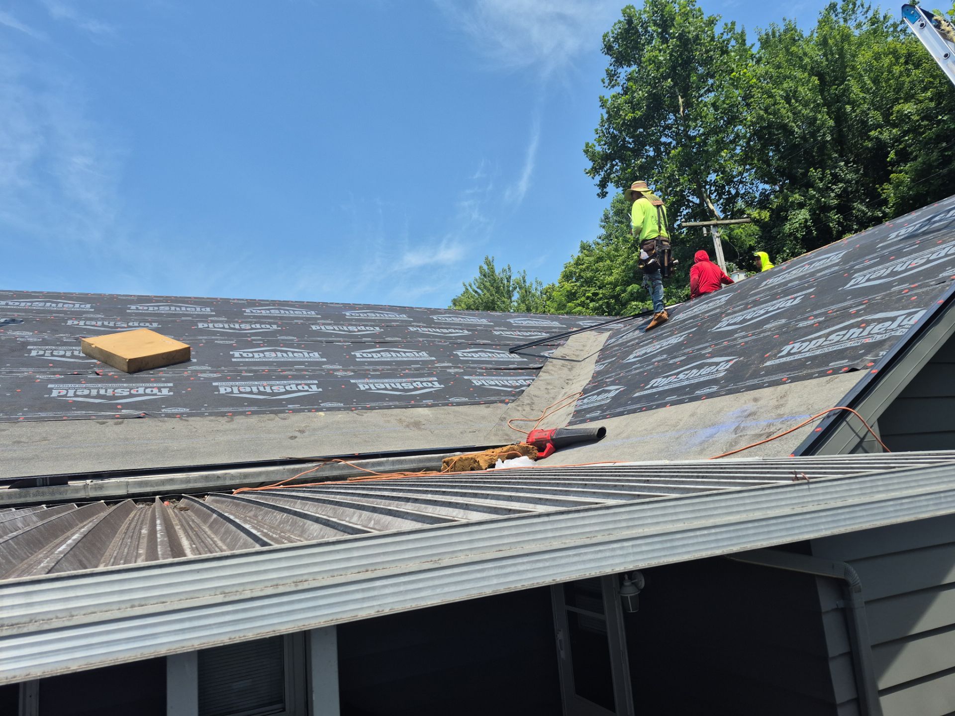 🖤 Sleek. Bold. Built to Last — Granite Black in Portsmouth! by Mr. Roofer