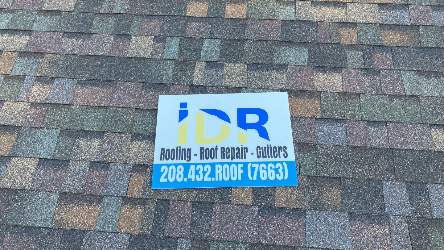 Creative Blend of 2 different Owens Corning Duration Designer Collection by ID Roofing LLC