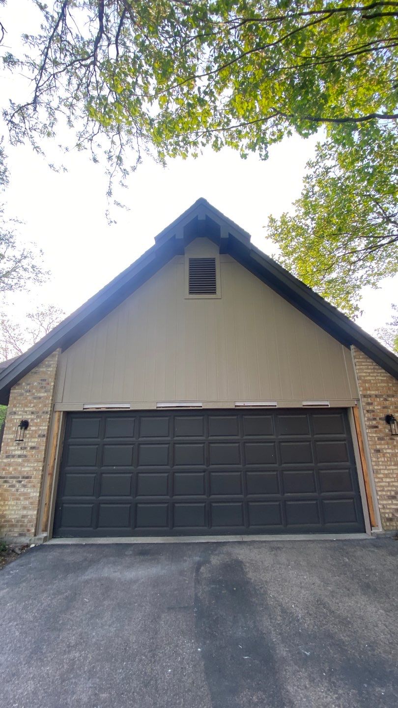 James Hardie Vinyl Siding Installation by Custom Installations, Inc.