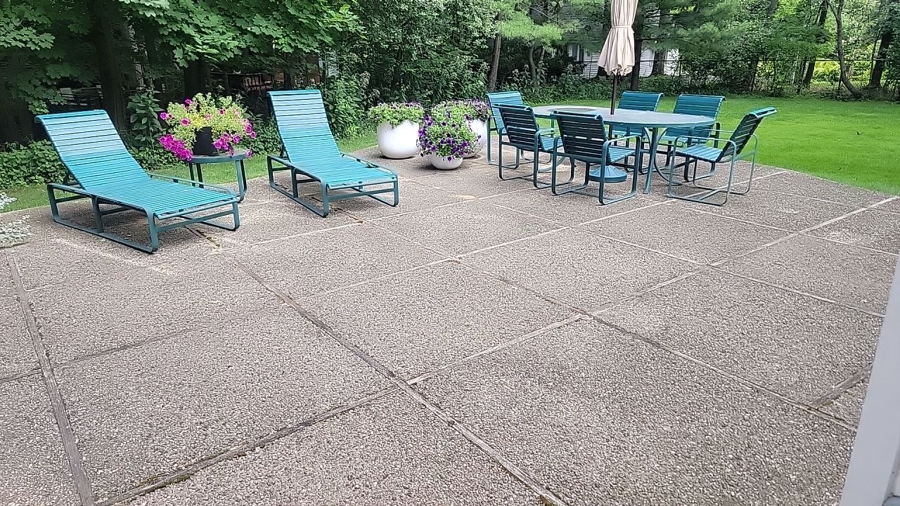 Housewashing  using Algaecide, soft wash soap by Northern Power Washing LLC.