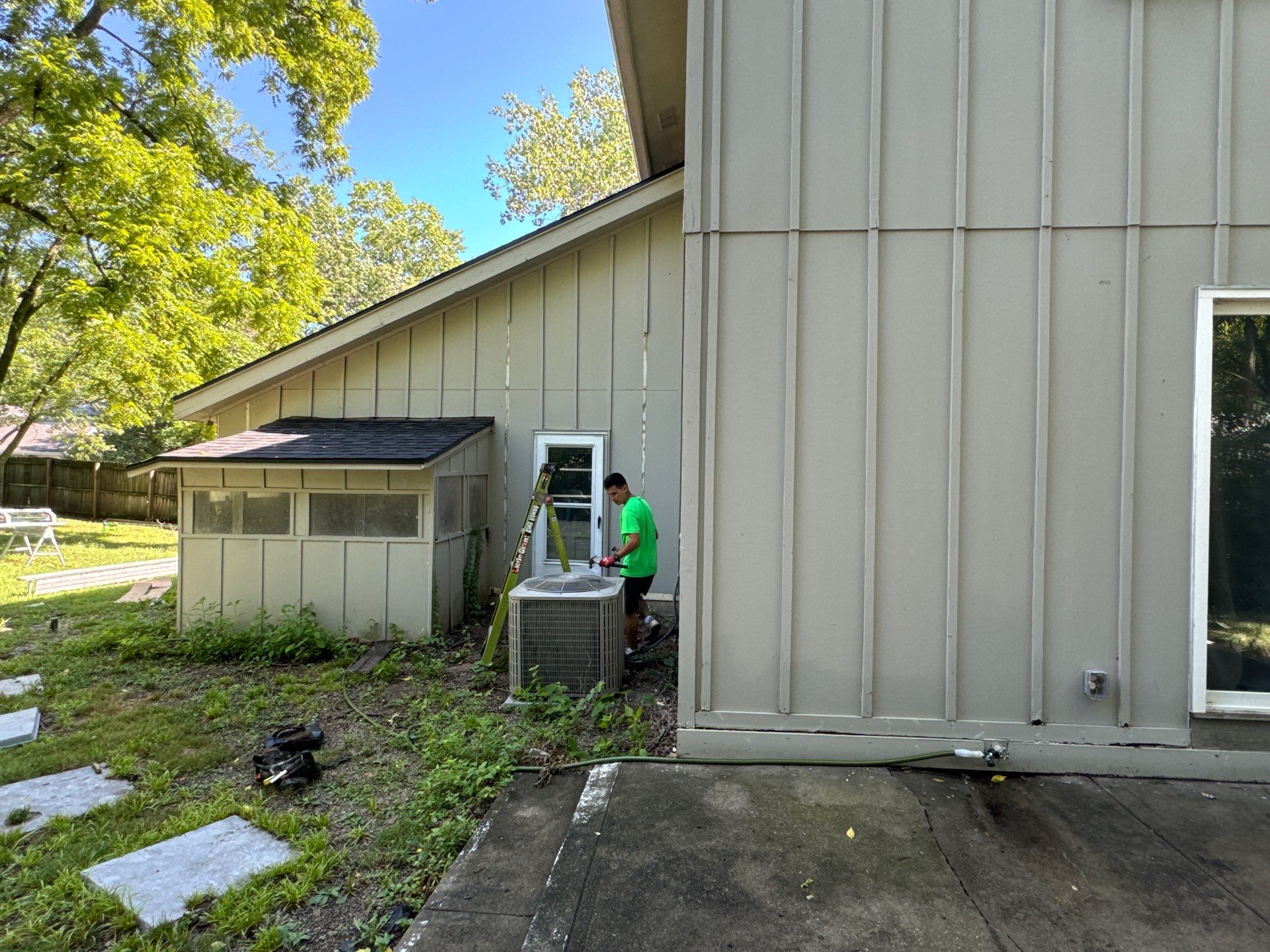 BYE BYE Wood Shakes by EEC Windows, Siding & Roofing