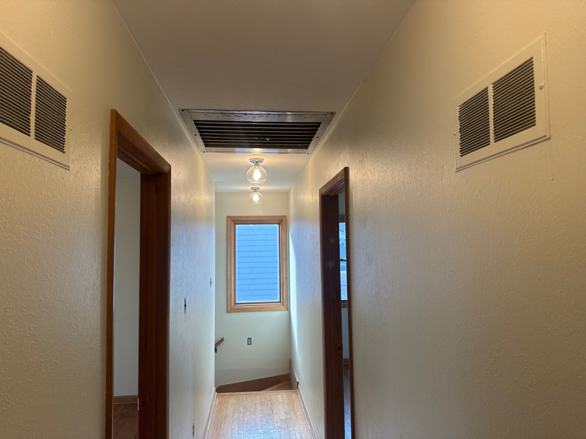 Full Interior Repaint to put the house up for sale by Midwest Paint LLC