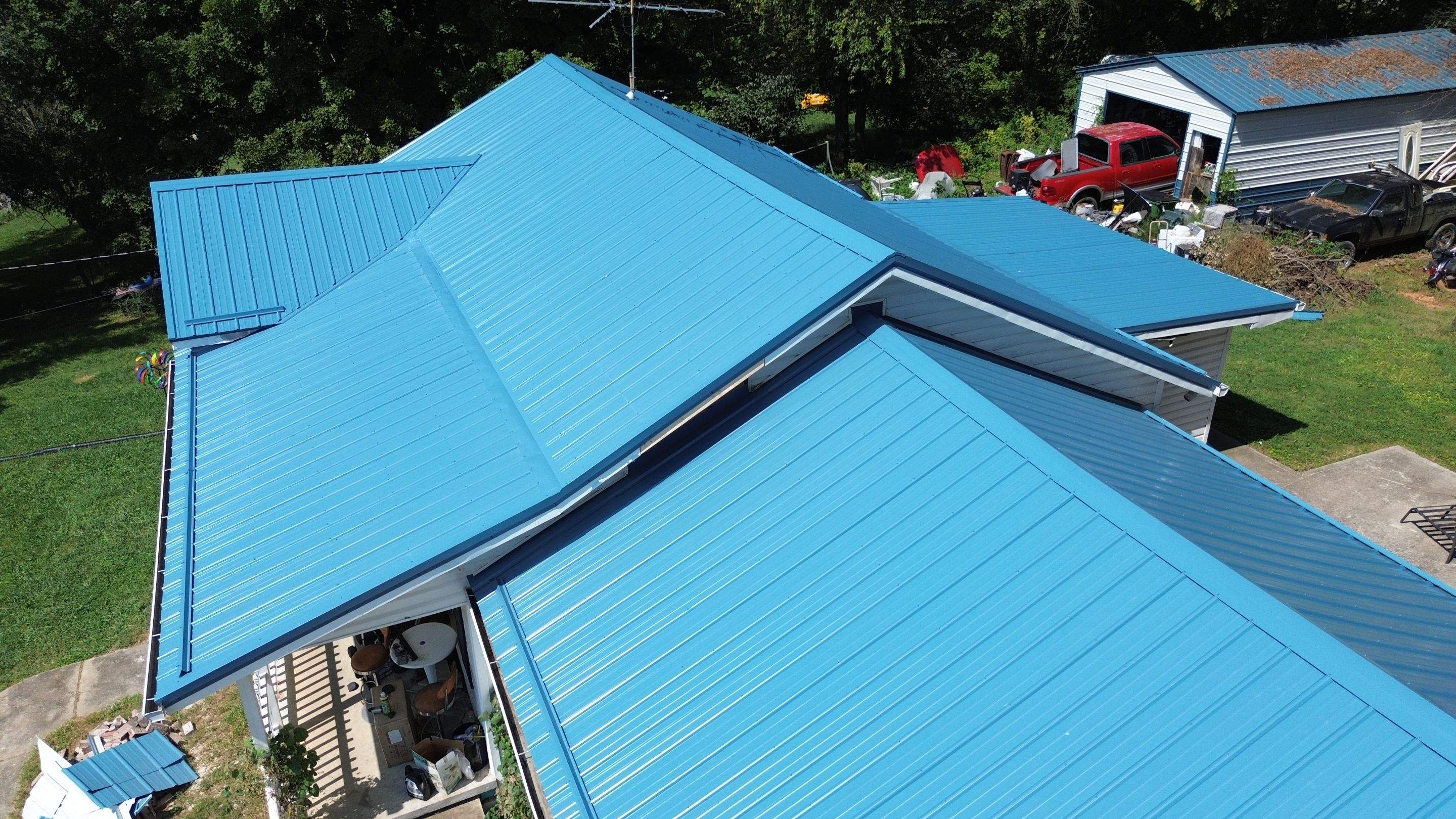 Vichare Residence by Omnia Roofing