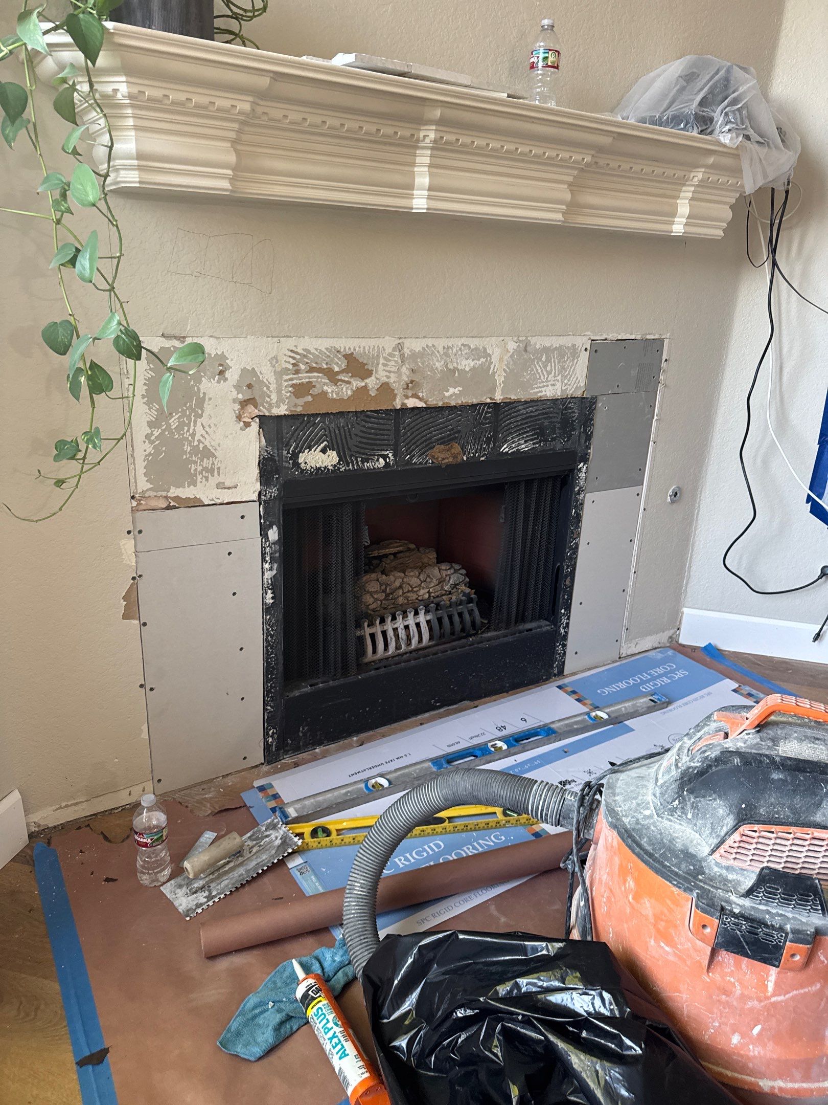Full-Spectrum Home Makeover: Floor-to-Ceiling Remodel in 25 Days by Tibi Soli LLC