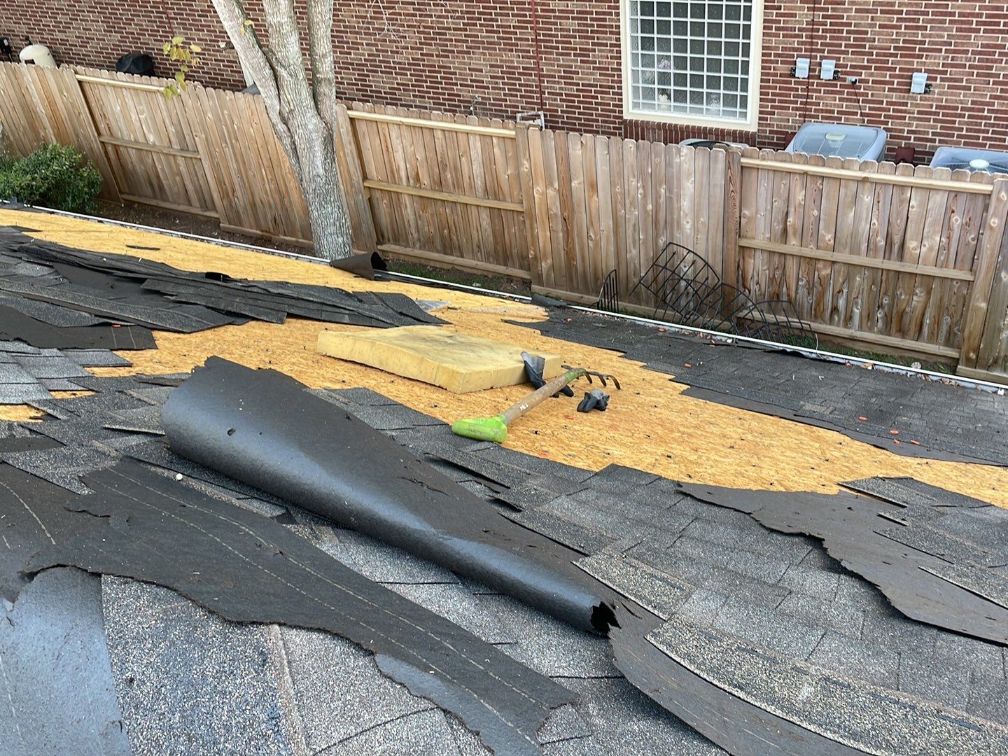Residential Roofing Installation using Owen's Corning Duration (Lifetime) Shingles by Roof Repair Company