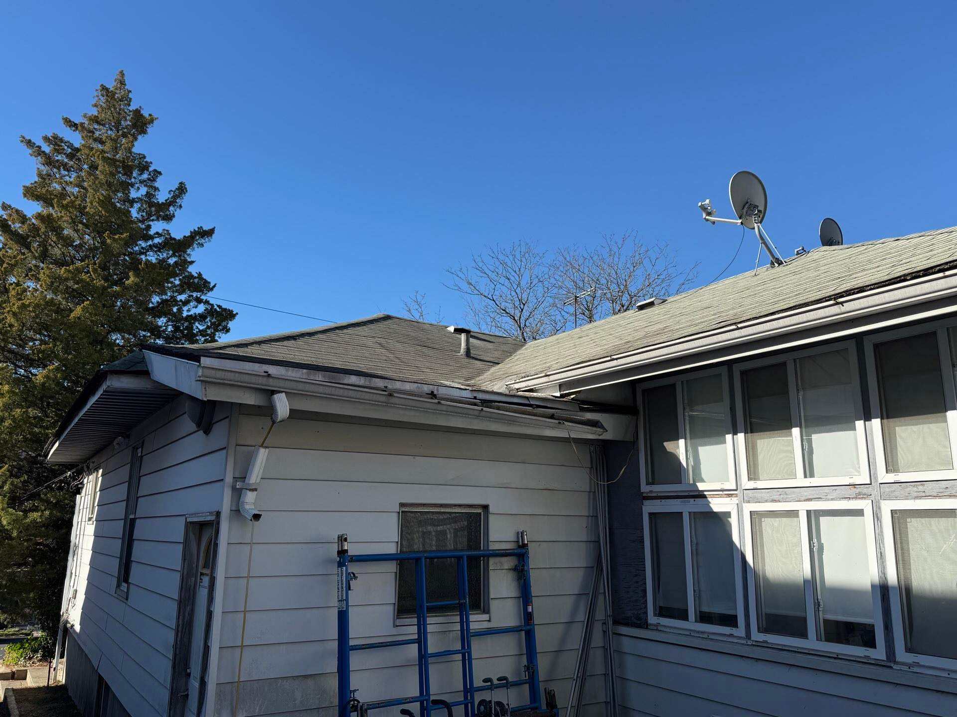 Project in Mt Vernon by The Energy Efficient Roofer & George's Seamless Gutters