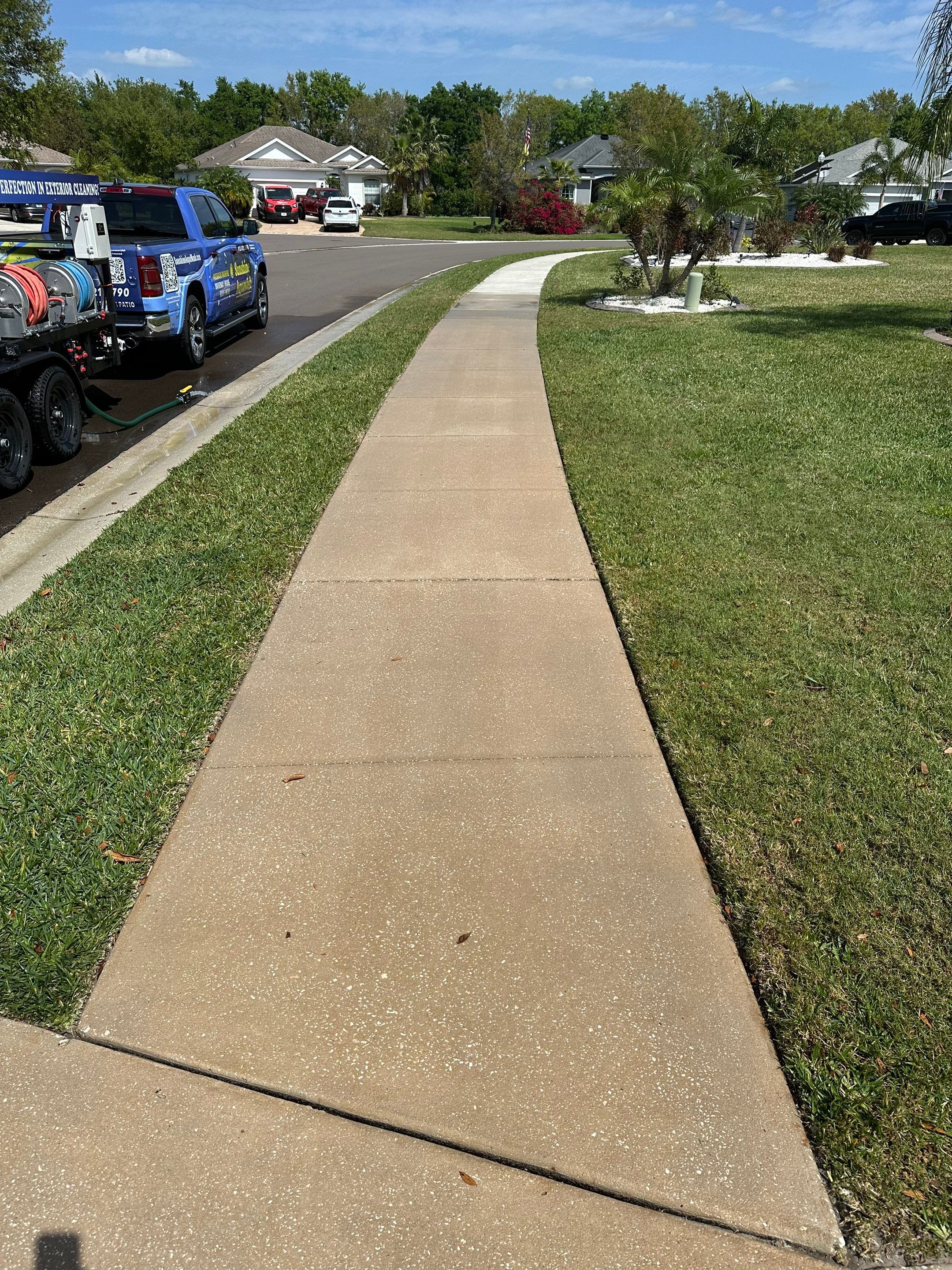 Driveway Cleaning in River Plantation Community, Parrish, FL by Sunshine AquaWash