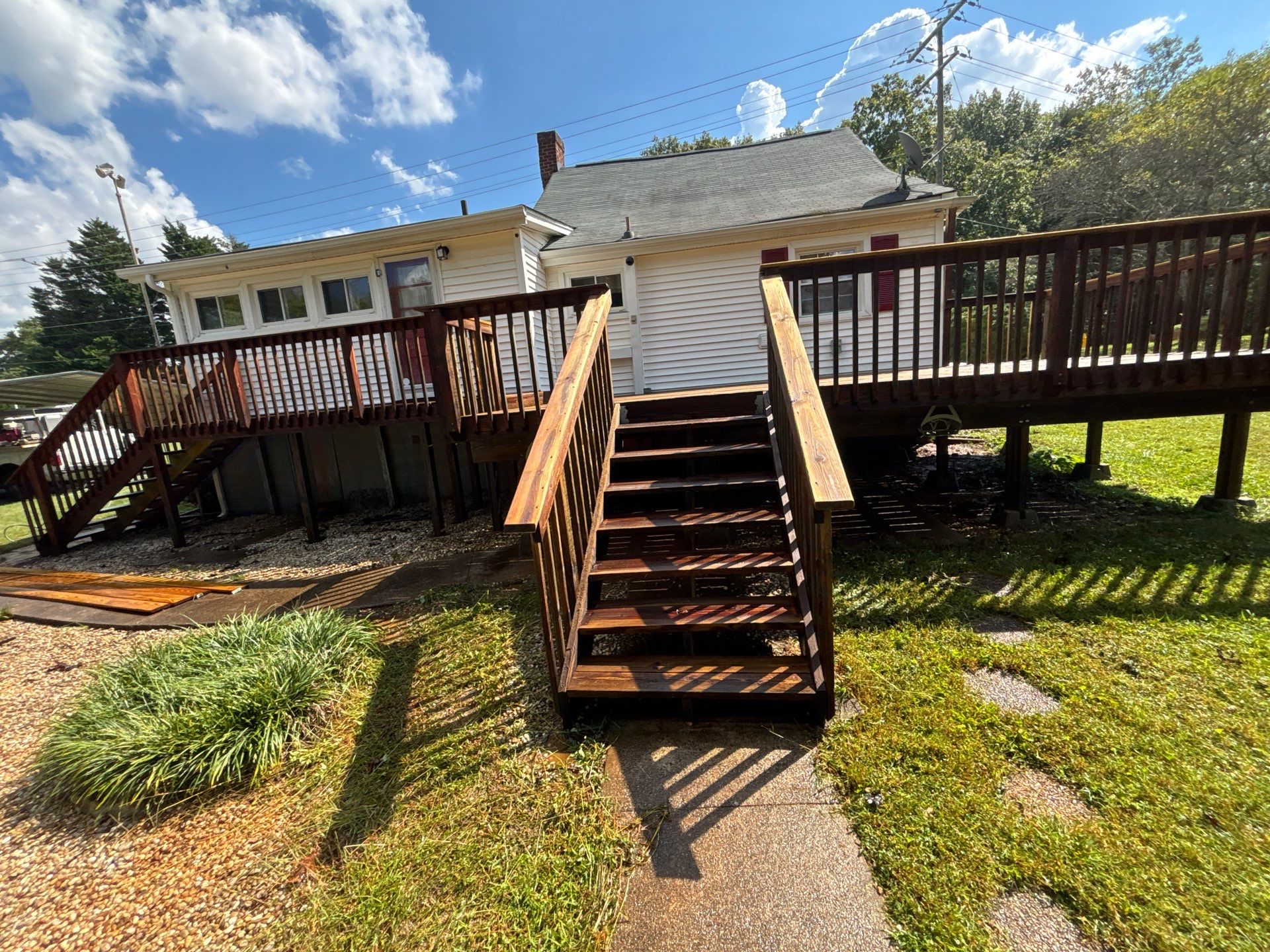 Wood Deck using Wood Sealant by DuraSeal