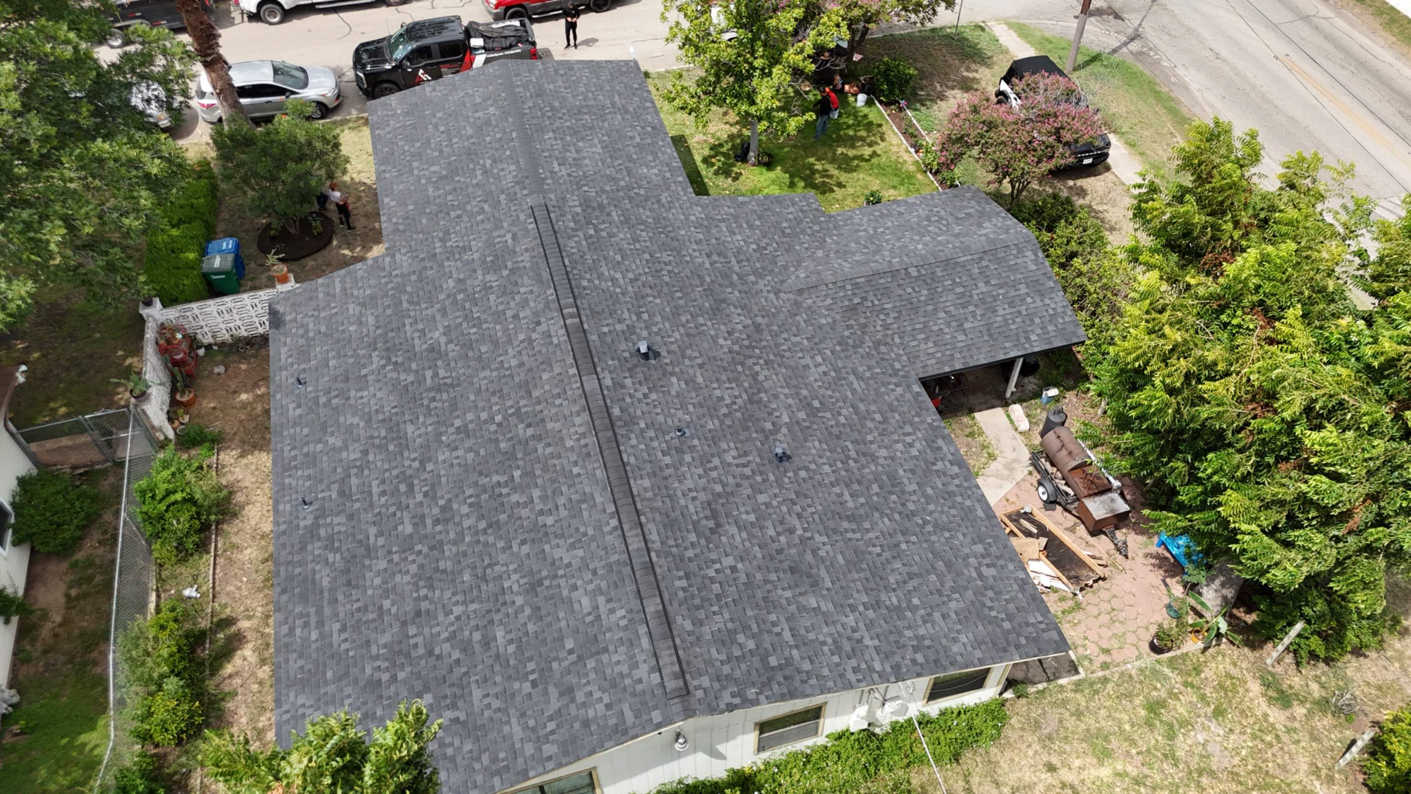 Onyx Black - Owens Corning TruDefinition Duration Oakridge by RoofsOnly.com