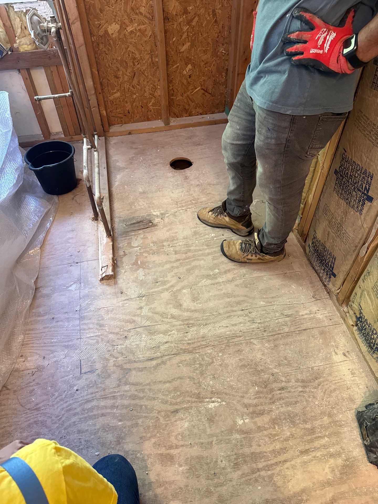 Master bathroom renovation by Prudencio