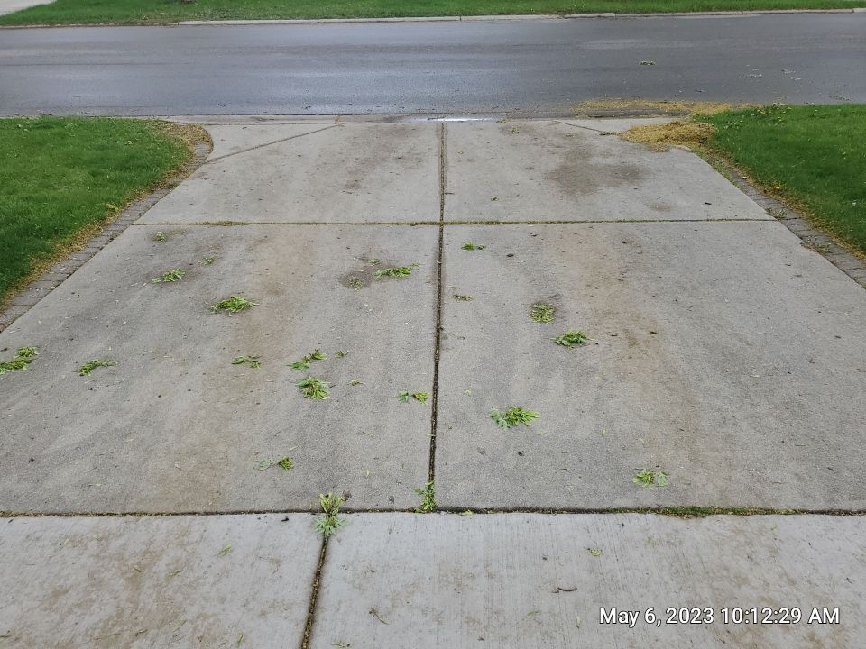 Mount Prospect, IL Driveway cleaning by Northern Power Washing LLC.