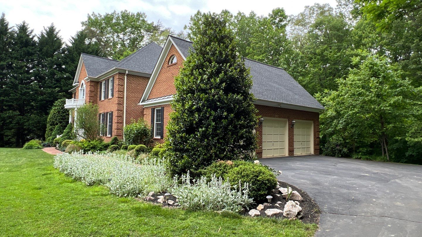 Clifton - CertainTeed Landmark Charcoal Black by RM Banning, Inc.