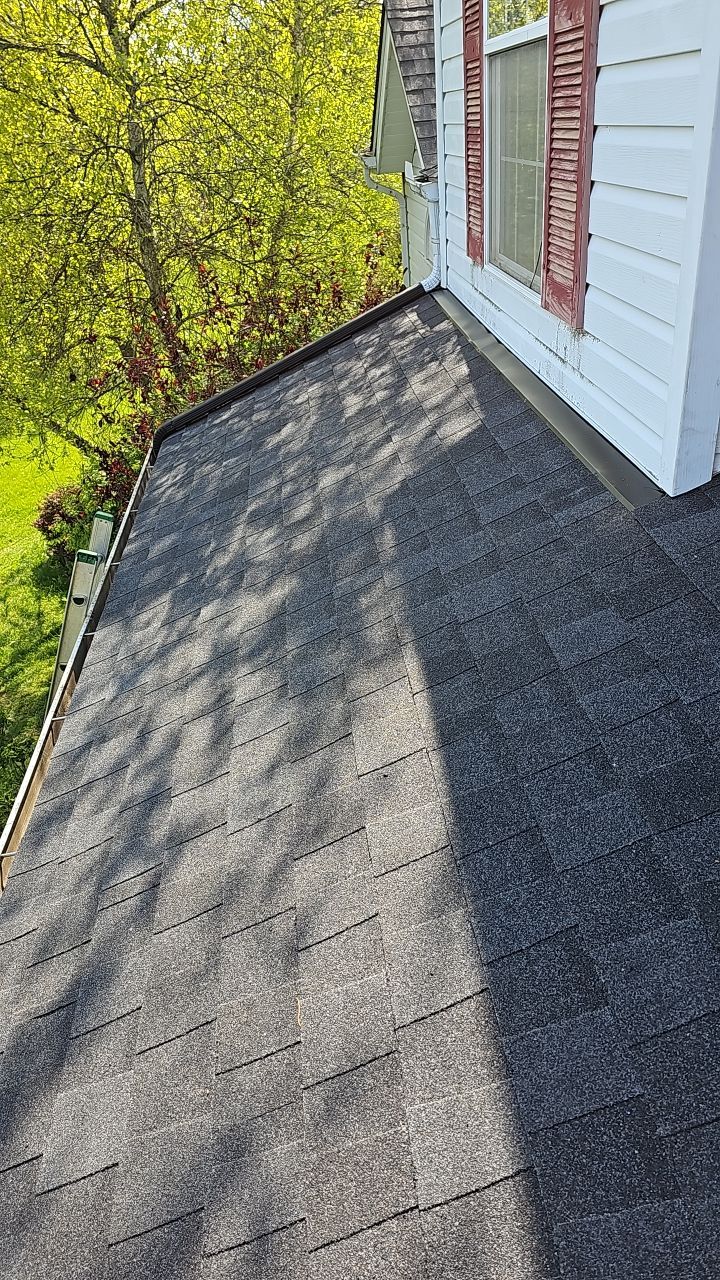 ATLAS PINNACLE COLOR: BLACK SHADOW DRIP EDGE: WHITE by Eagle Eye Roofing
