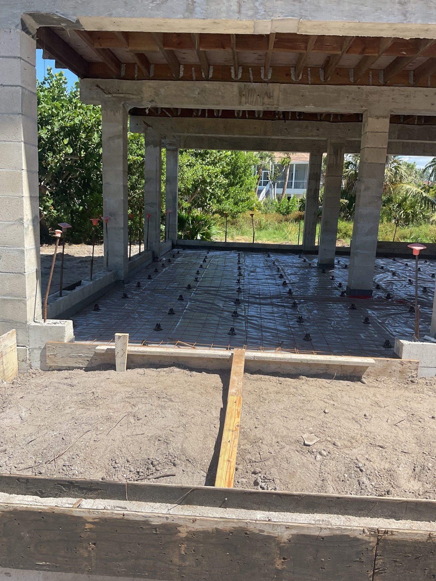 Raising a house on Sanibel Island by Southern Gulf Construction