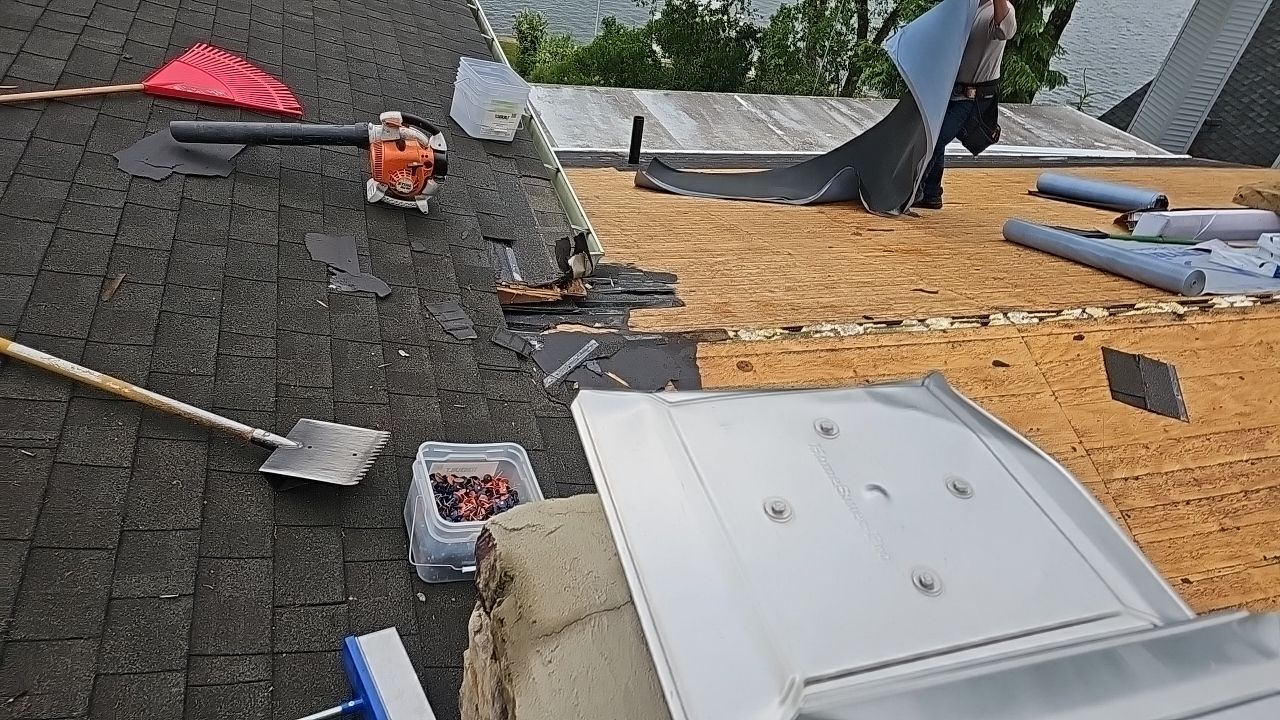 ATLAS PINNACLE HP W/SCOTCHGARD COLOR: WEATHERED WOOD by Eagle Eye Roofing