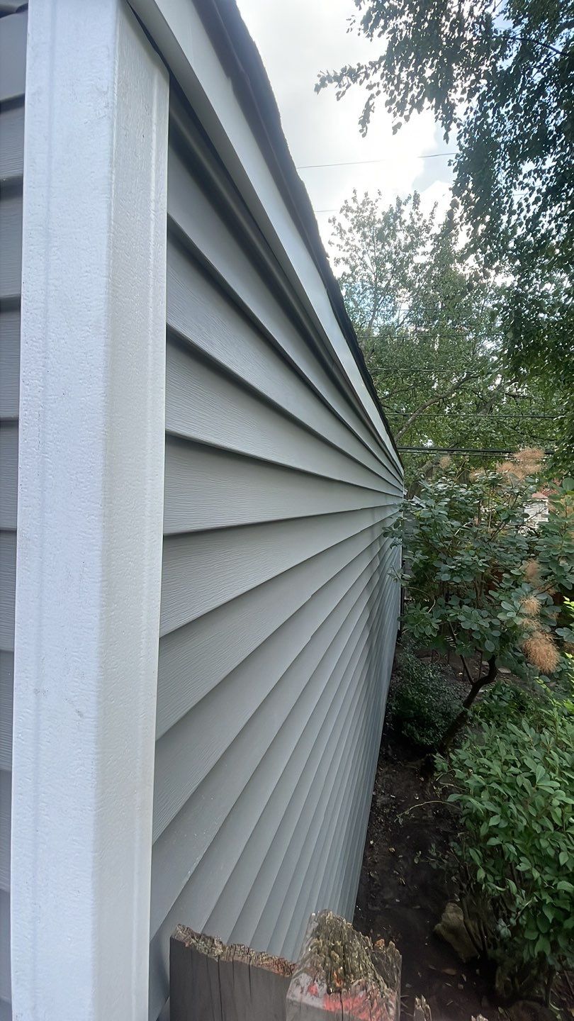 Siding Replacement using CertainTeed Restoration Classis D4 by 180 Contractors