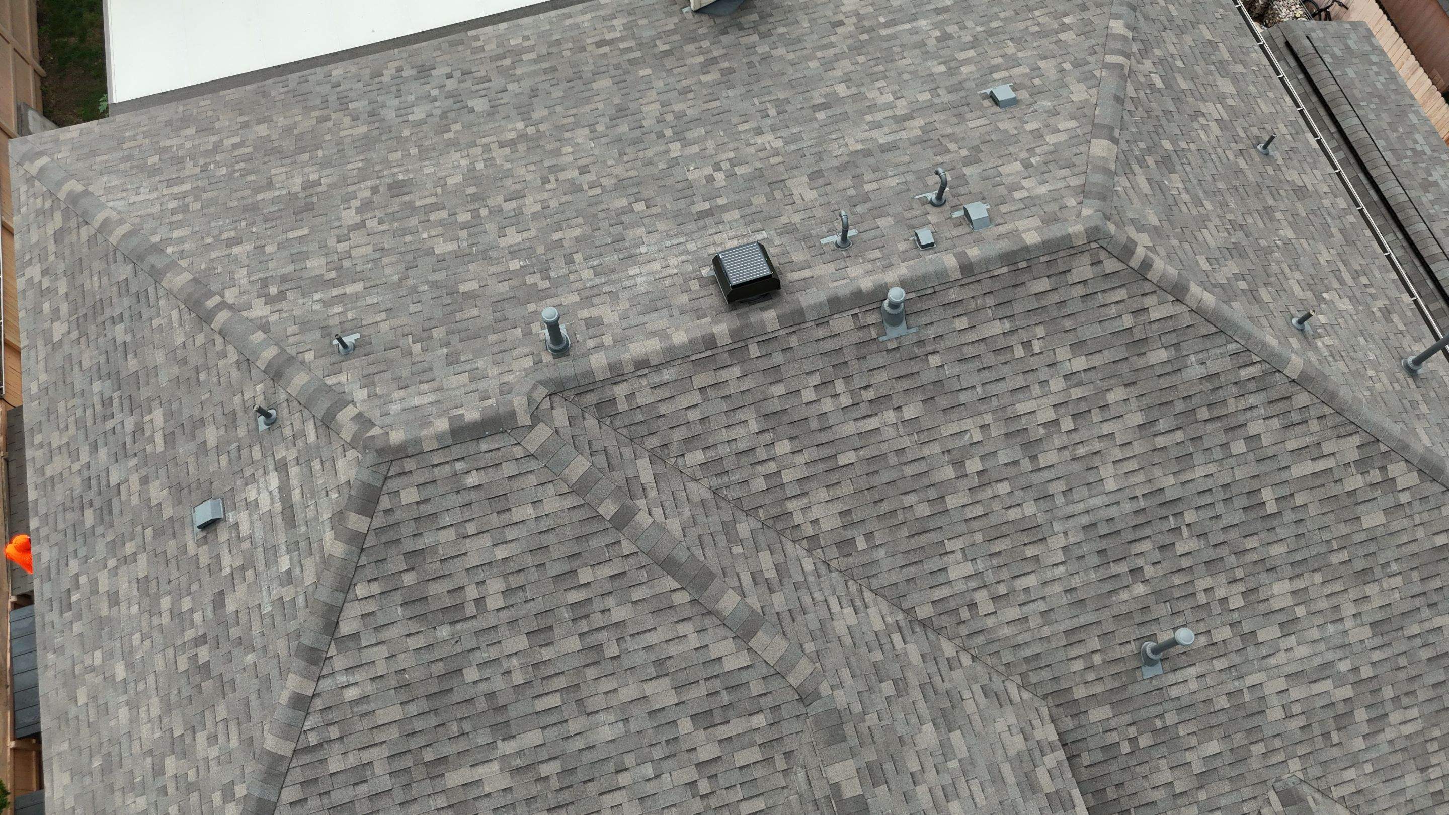 Weathered Wood - Malarkey Vista by RoofsOnly.com