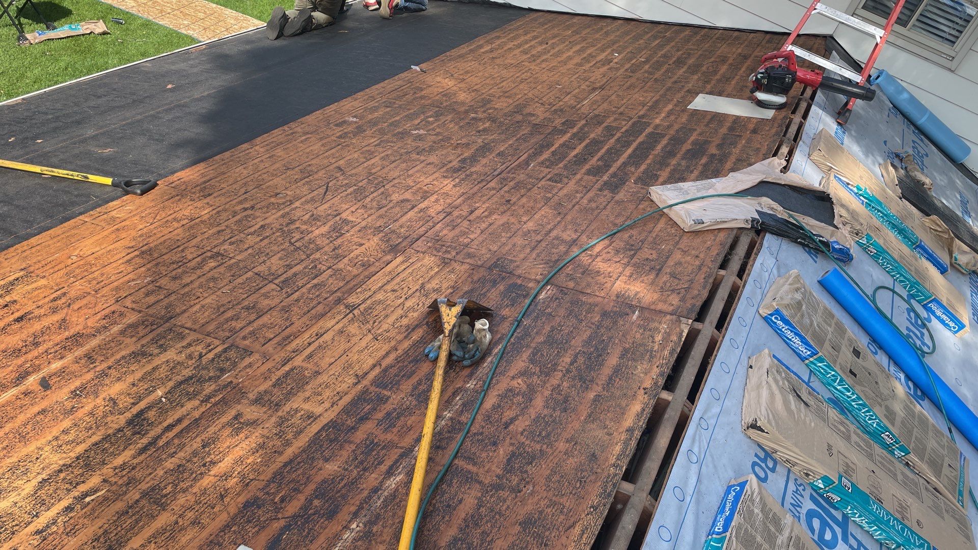 Roof Replacement using CertainTeed Landmark by 180 Contractors