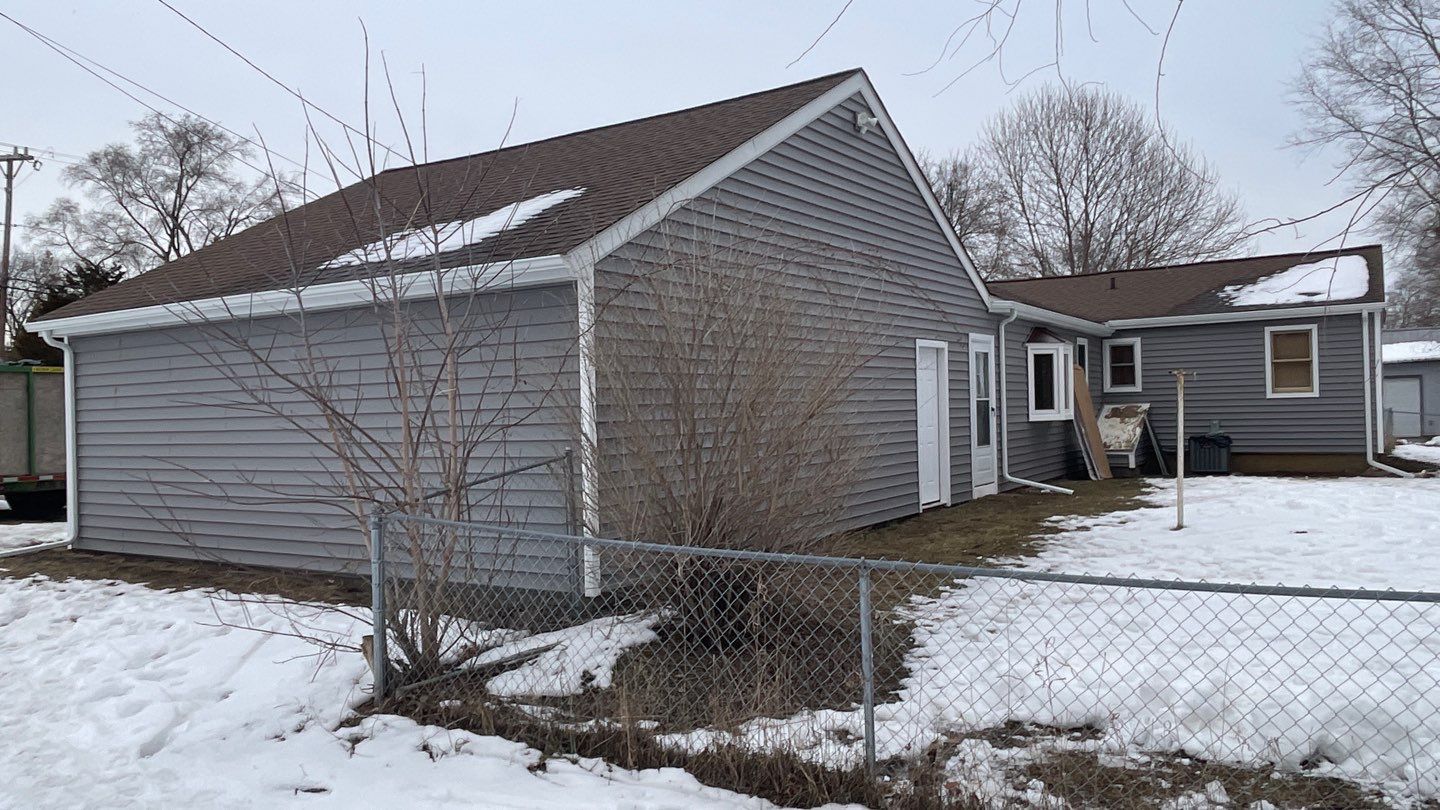 Siding Replacement using Certainteed Monogram D5 by 180 Contractors