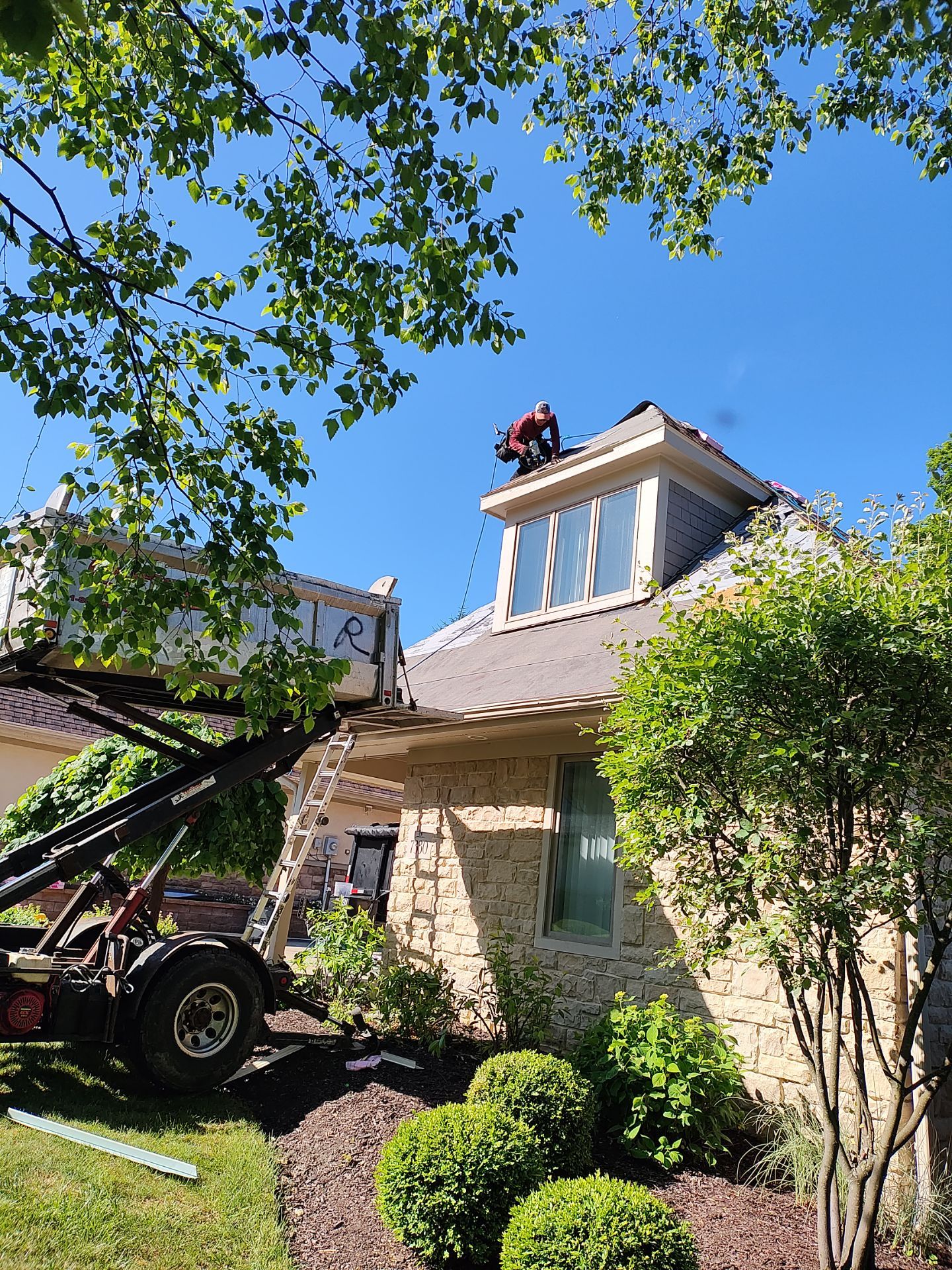 Residential Roofing Installation using CertainTeed Grand Manor by Absolute Roofing and Construction