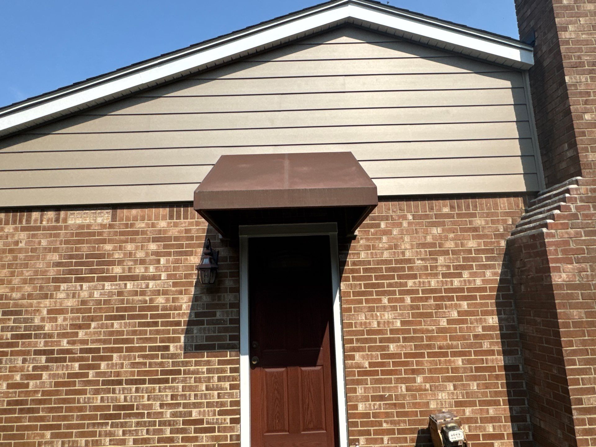 Siding Replacement using Alside S7 Cedar Mill Grain Pebble by 180 Contractors
