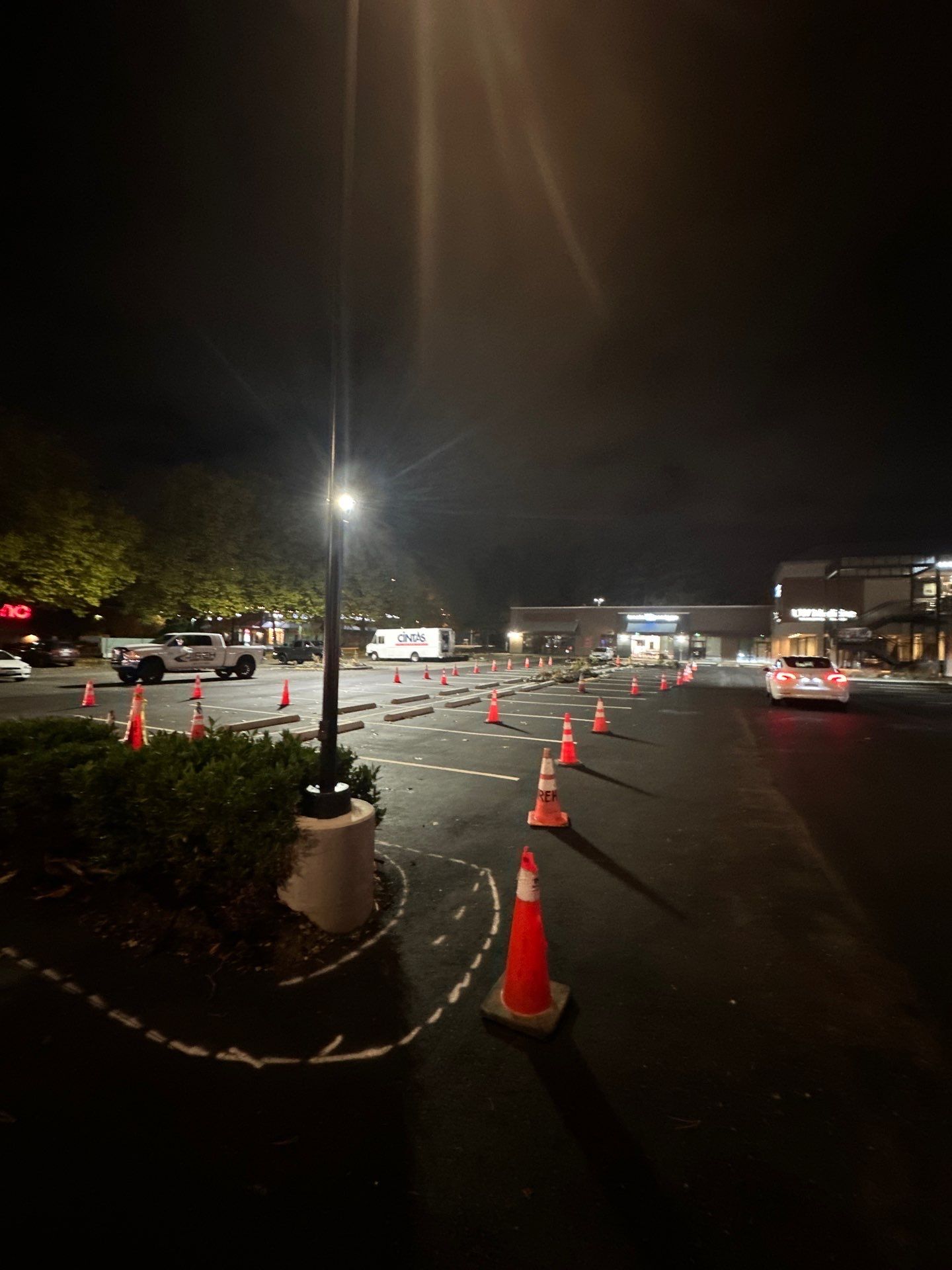 Colliers - Woodinville New Asphalt Parking Lot by Jireh Asphalt & Concrete Inc 