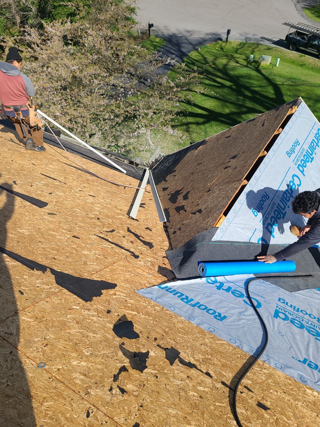 Burke: CertainTeed Landmark Pro Designer Shingles in Max Def Weathered Wood by RM Banning, Inc.